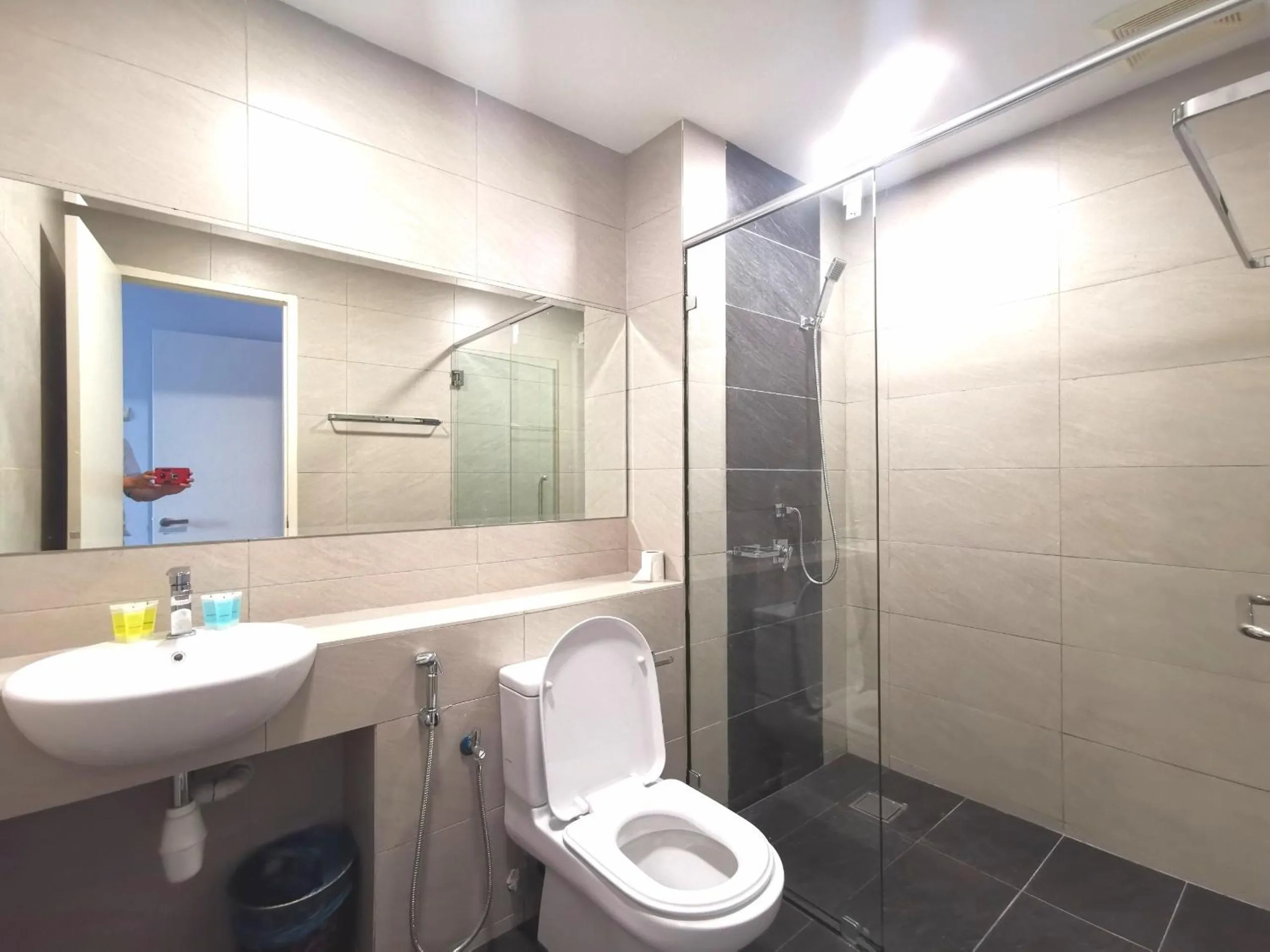 Shower in Sunset Seaview Vacation Condos @ IMAGO Shopping Mall