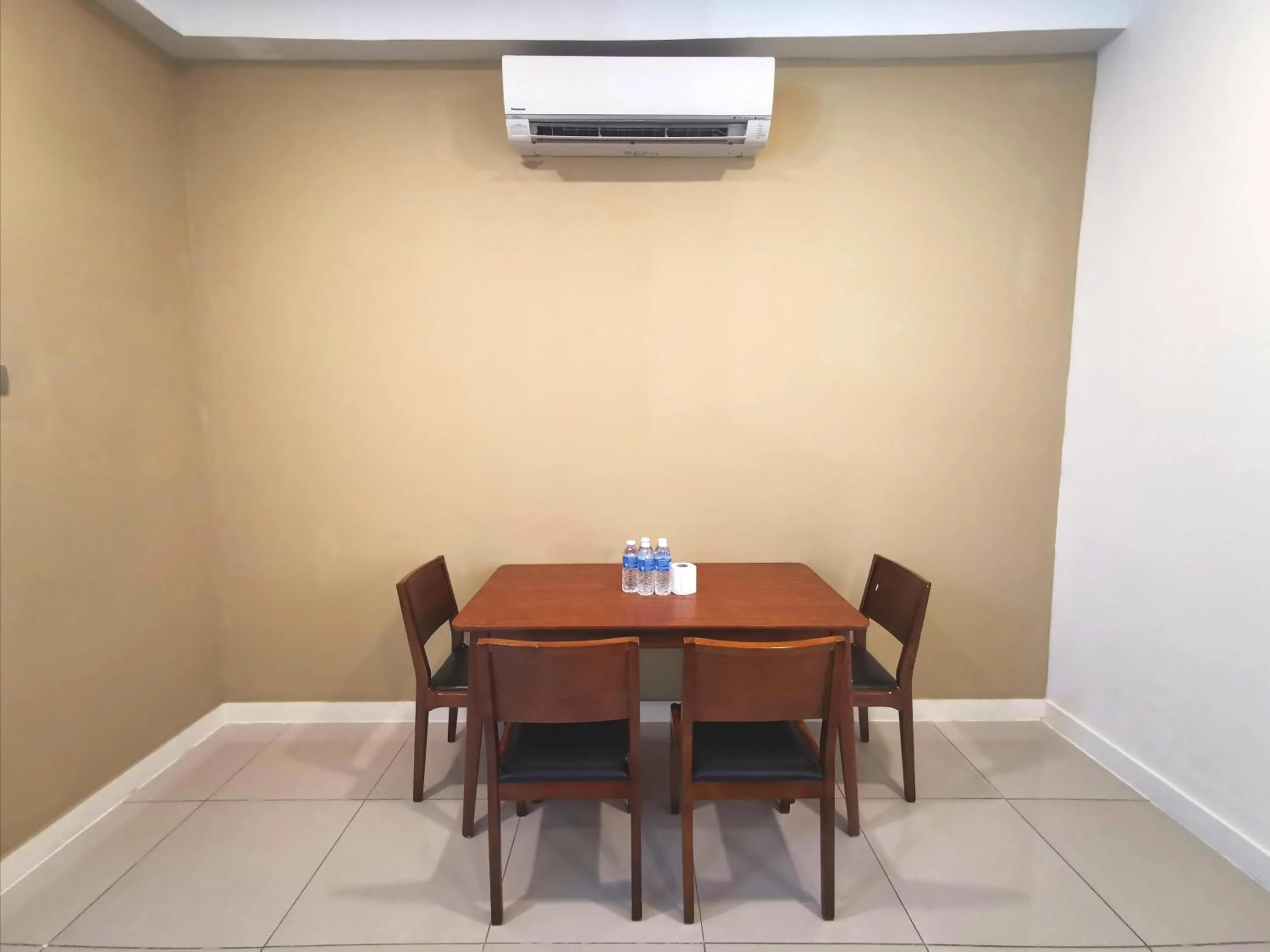 Living room in Sunset Seaview Vacation Condos @ IMAGO Shopping Mall