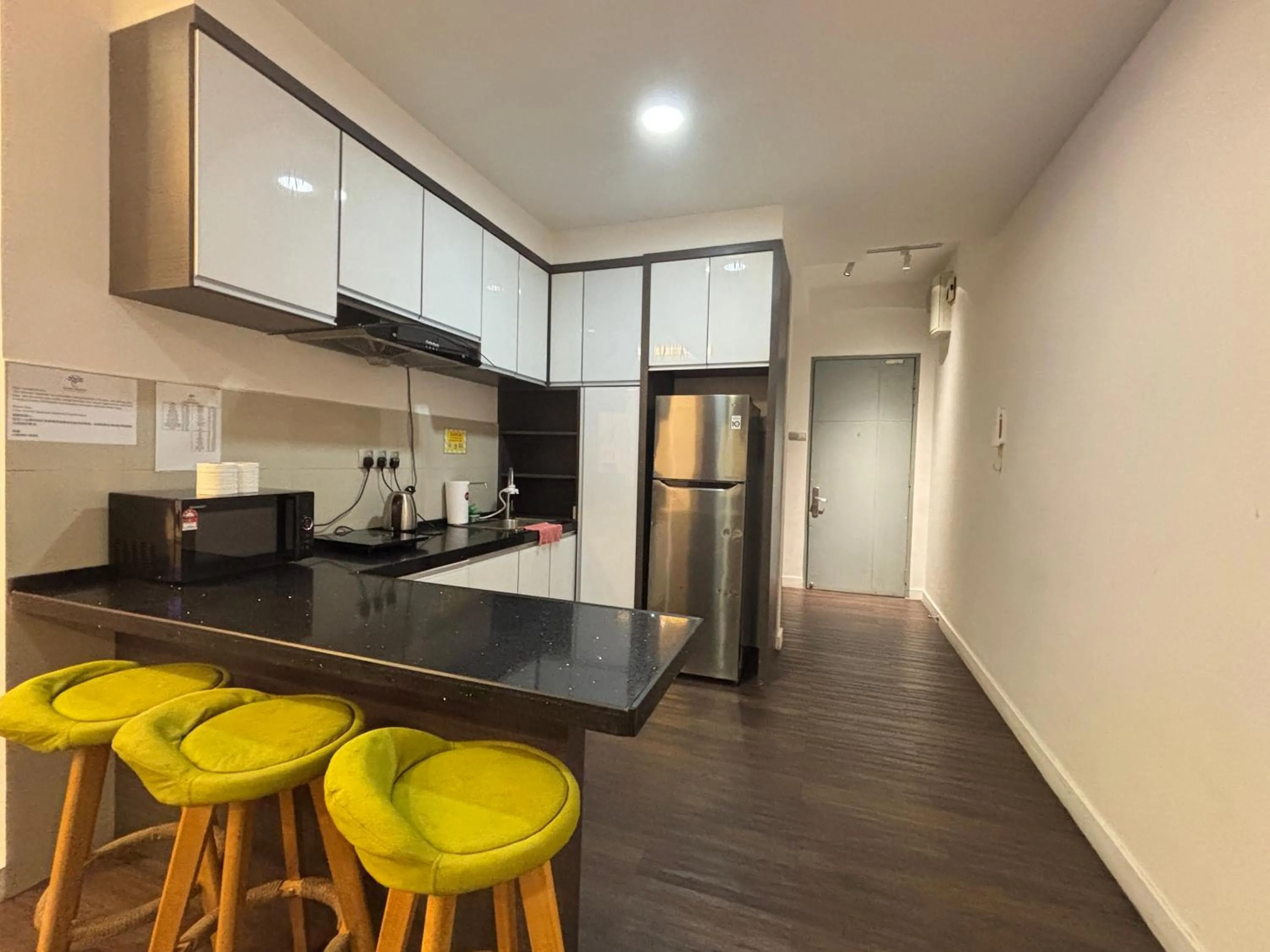 Sunset Seaview Vacation Condos @ IMAGO Shopping Mall