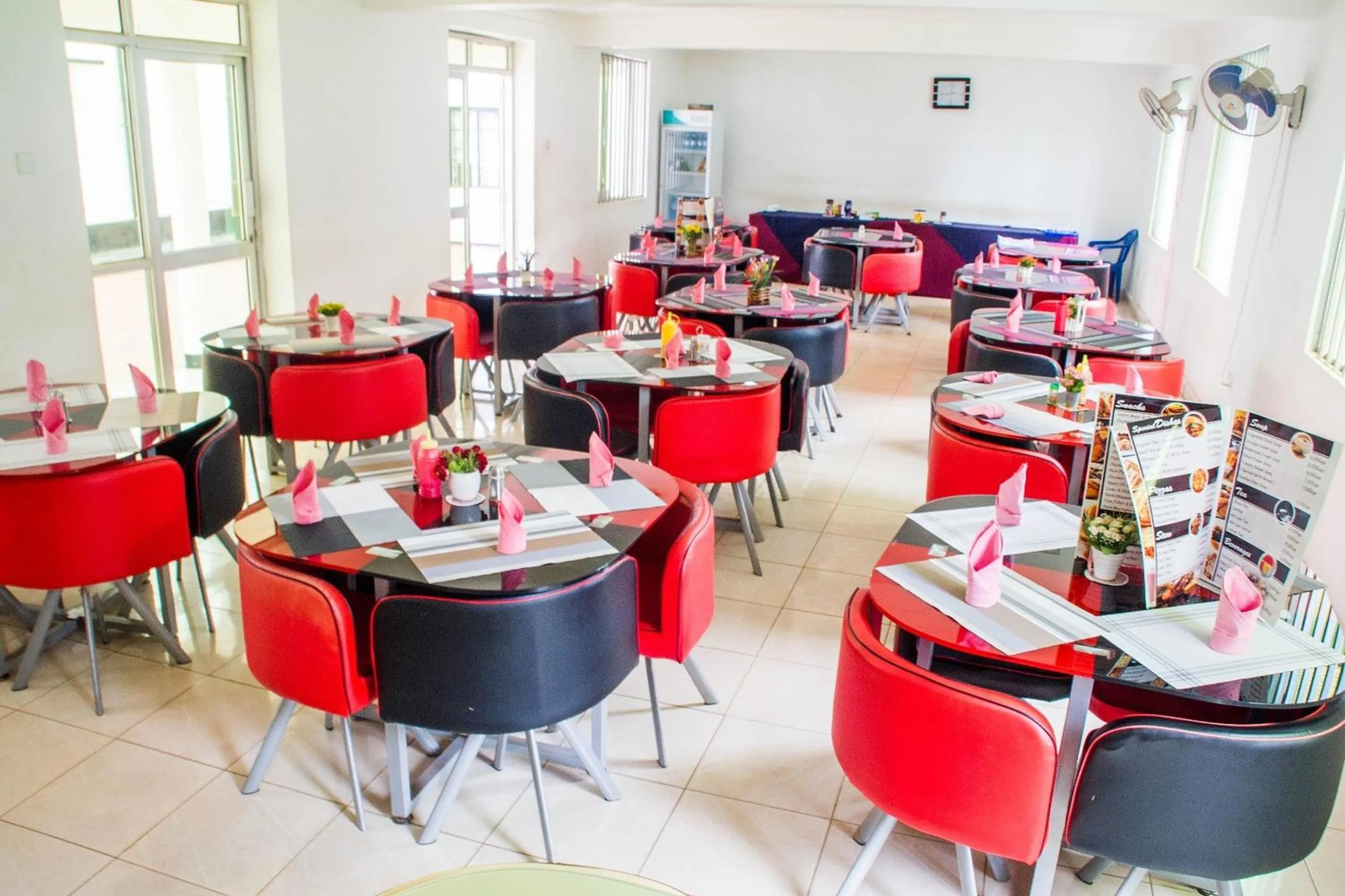 Restaurant/places to eat in Bilkon Hotel Jinja