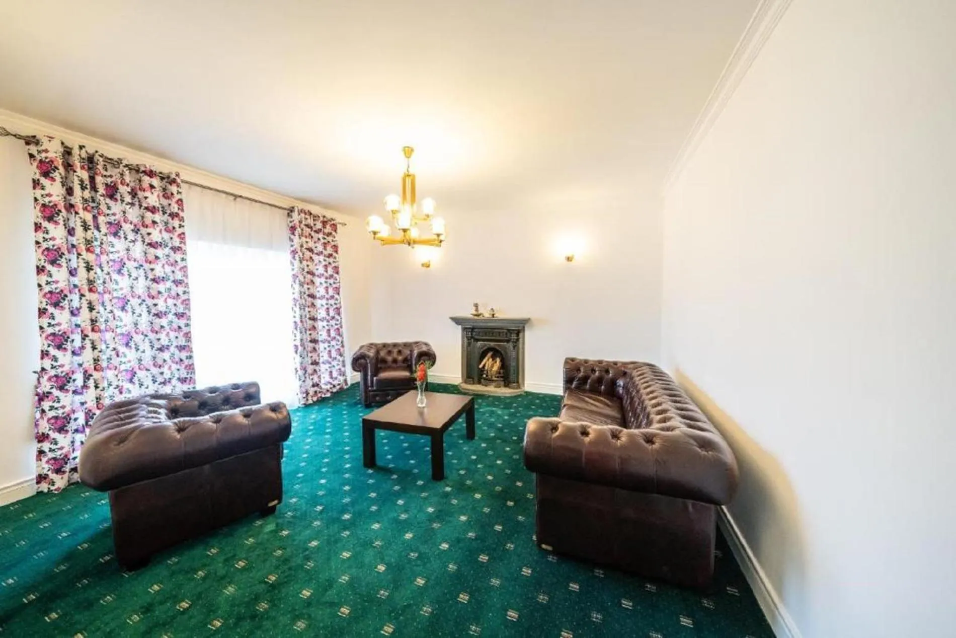 Communal lounge/ TV room, Seating Area in Little England by Celeste