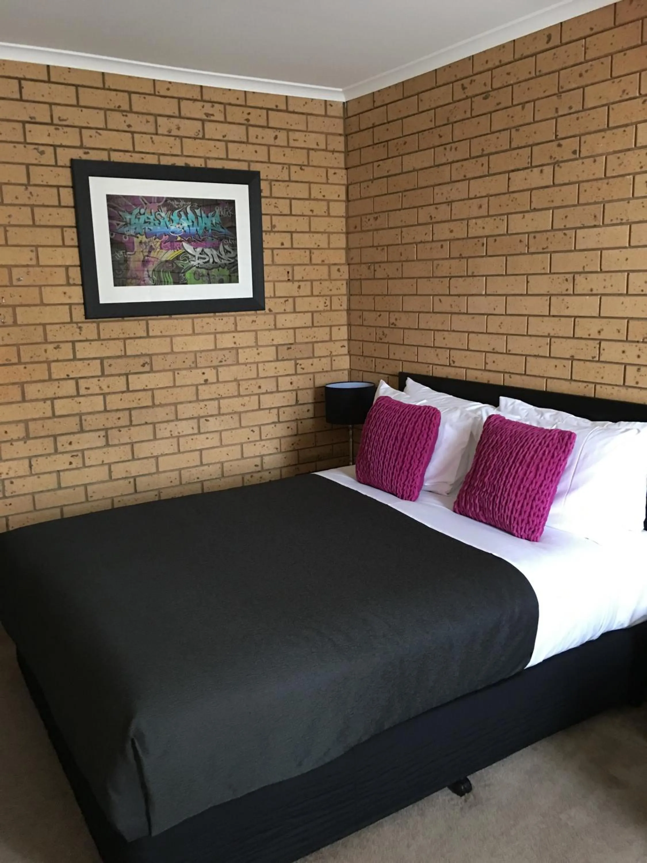 Bedroom, Bed in Avondel Motor Inn