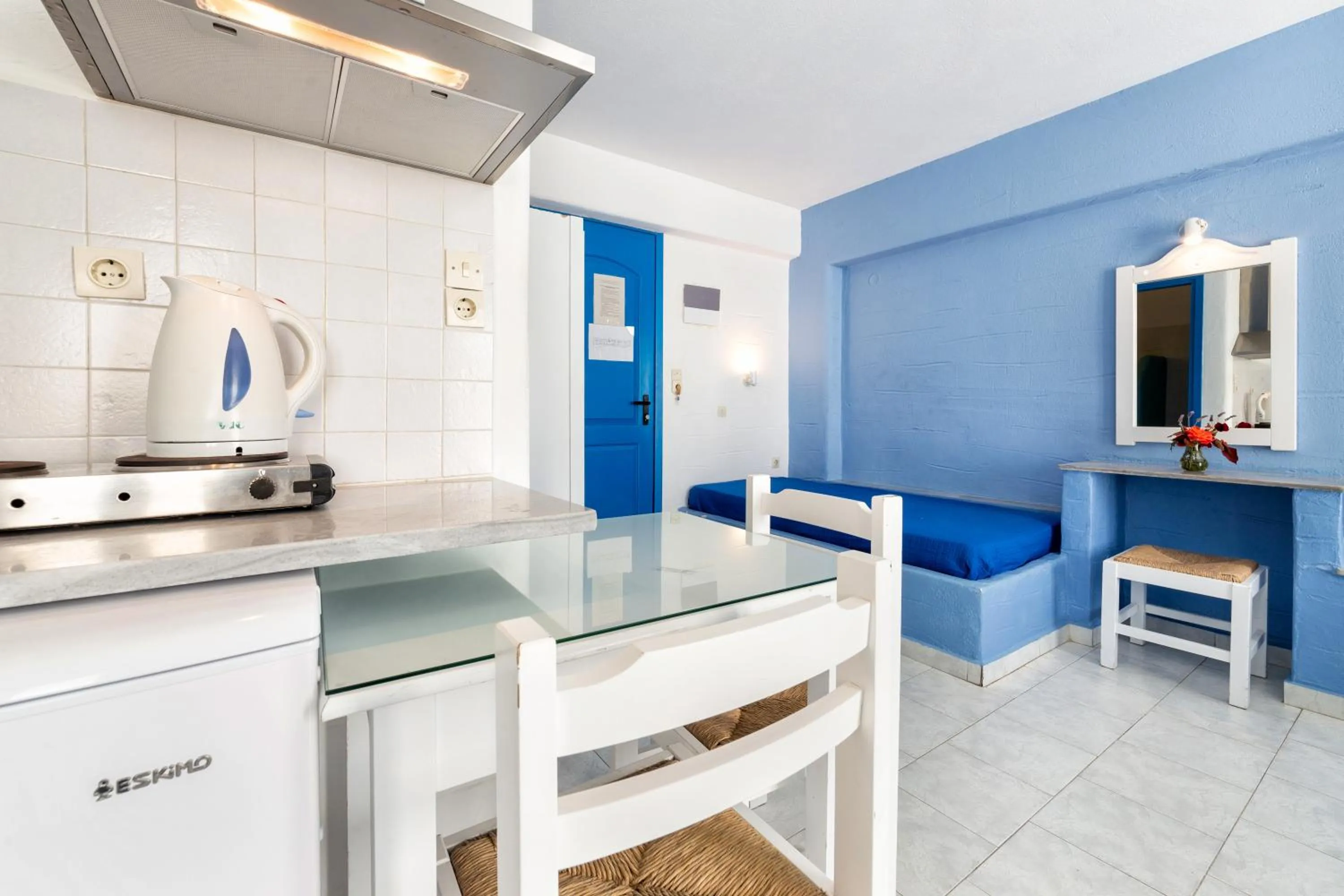 Coffee/tea facilities in Stratos Apartments & Studios