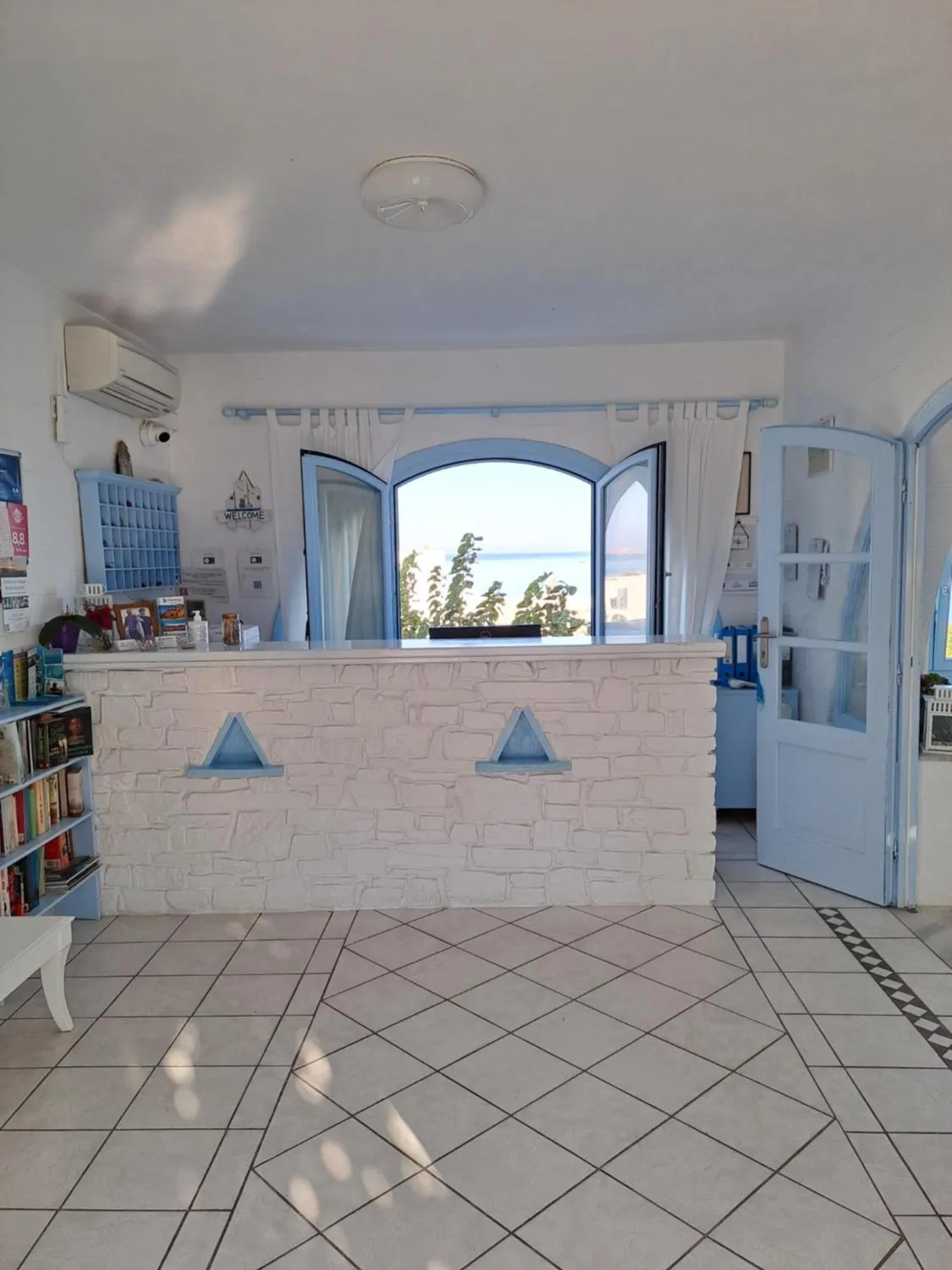 Library in Stratos Apartments & Studios