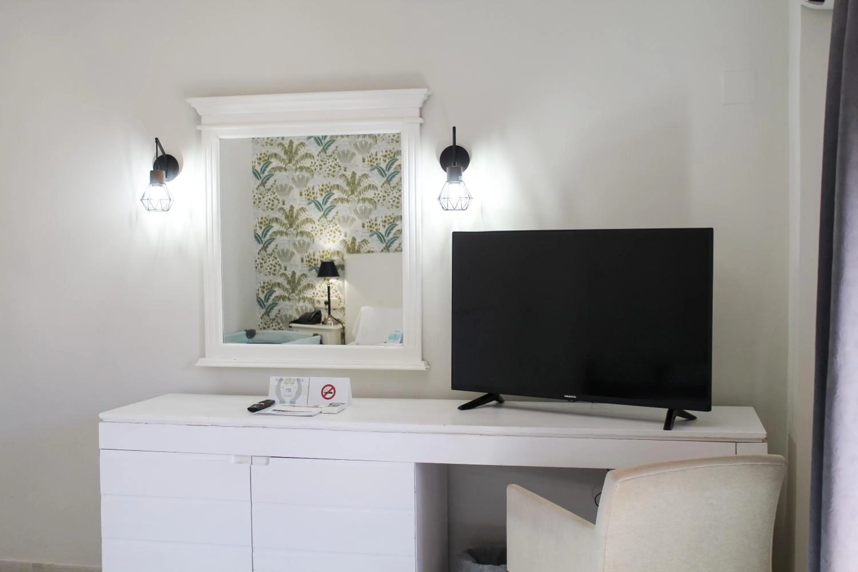 TV and multimedia in Hotel MR Costa Blanca