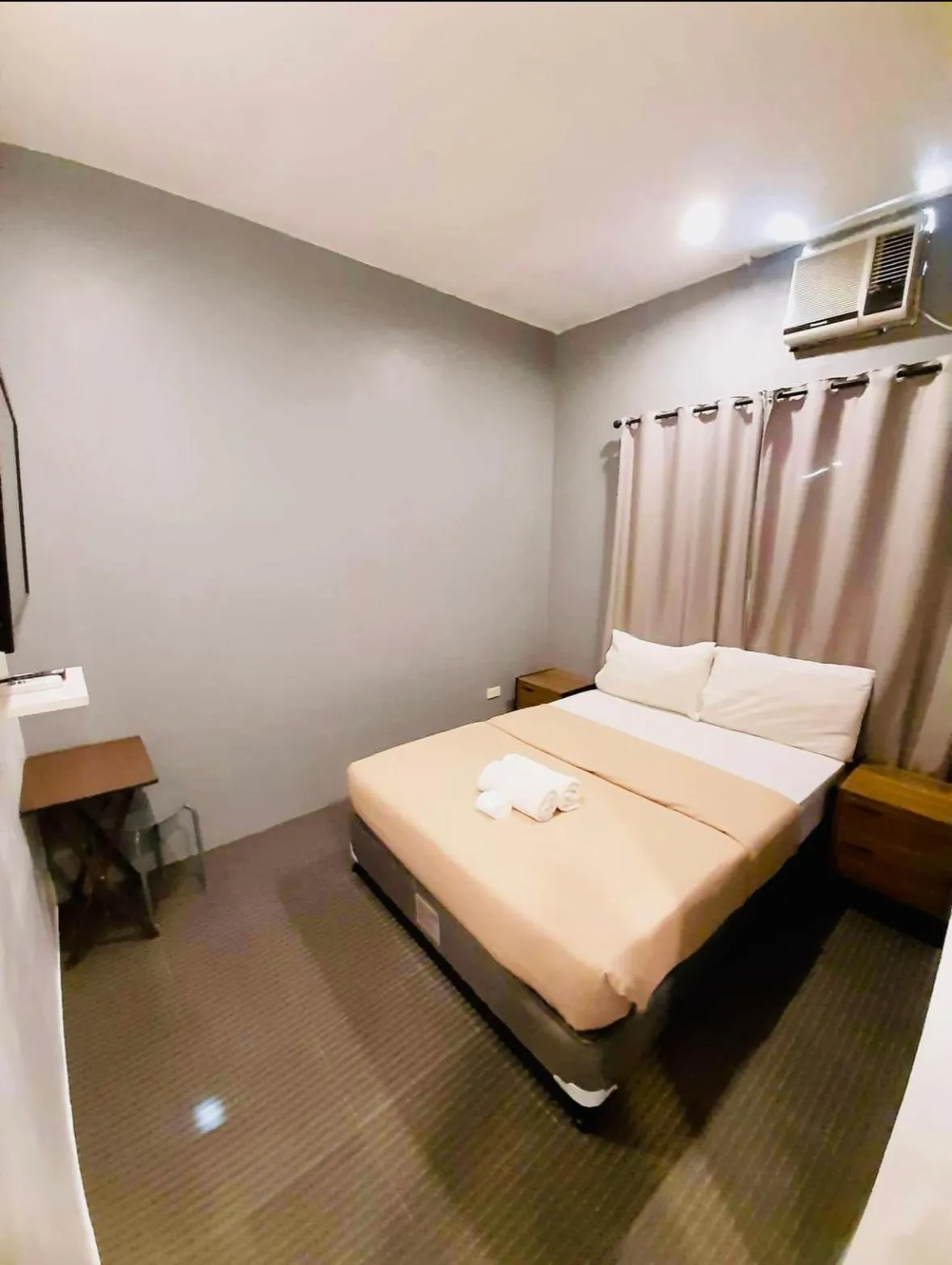 Bedroom, Bed in Hometown Hotel - Lacson Bacolod
