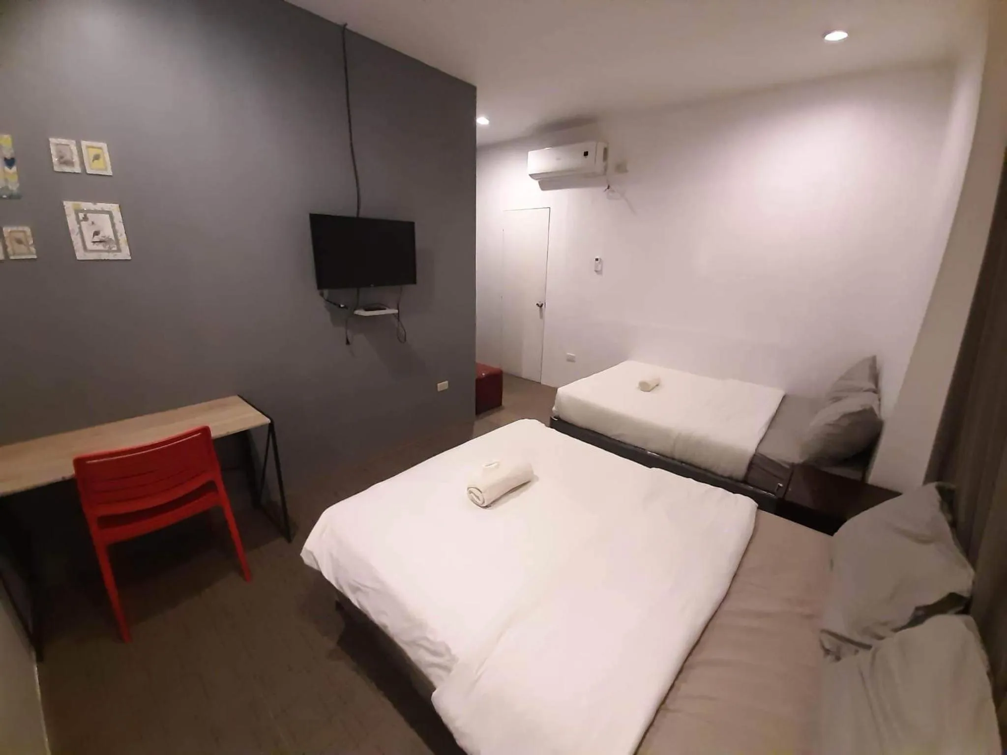 Bedroom, Bed in Hometown Hotel - Lacson Bacolod