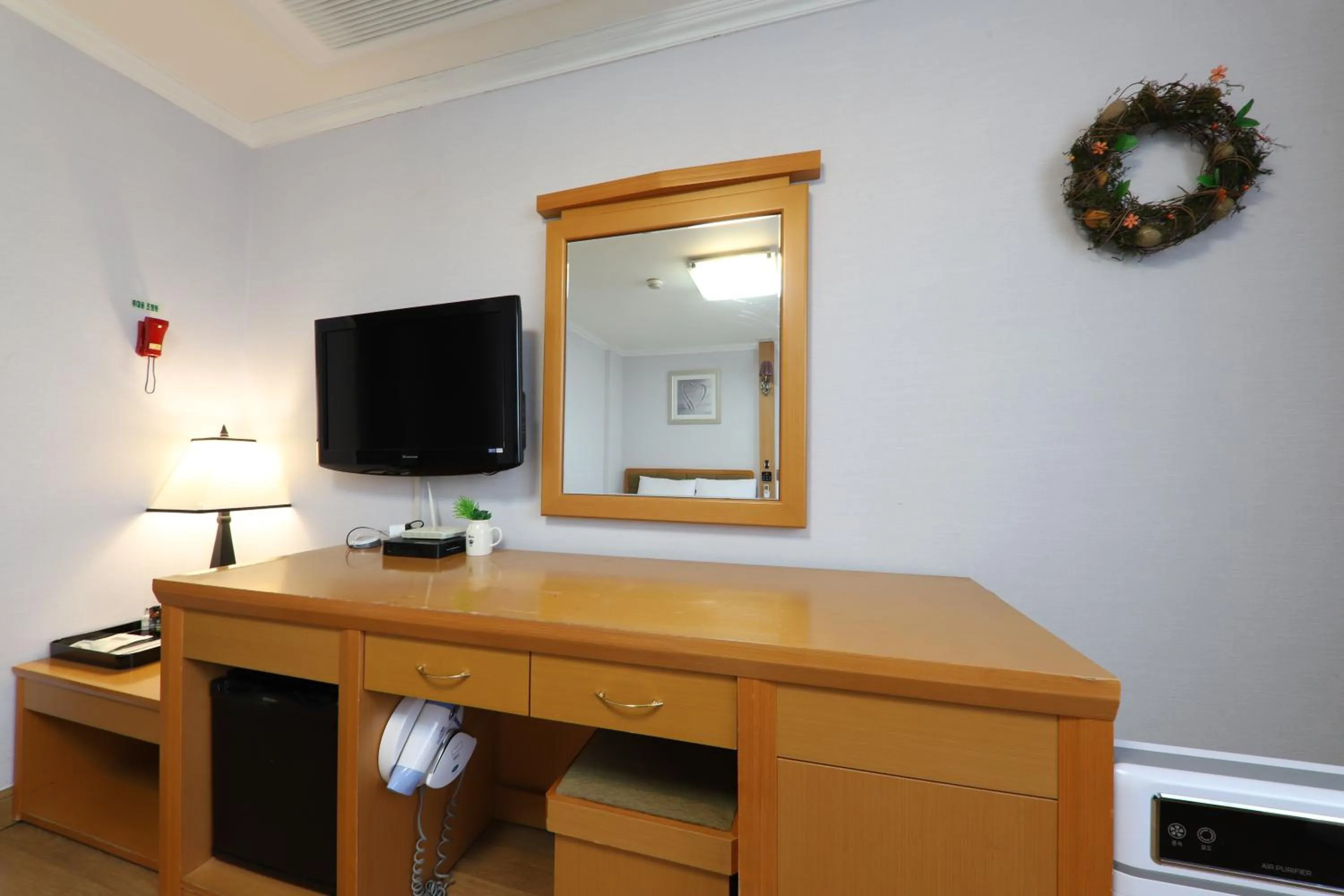 TV/Entertainment Center in Utopia Tourist Hotel