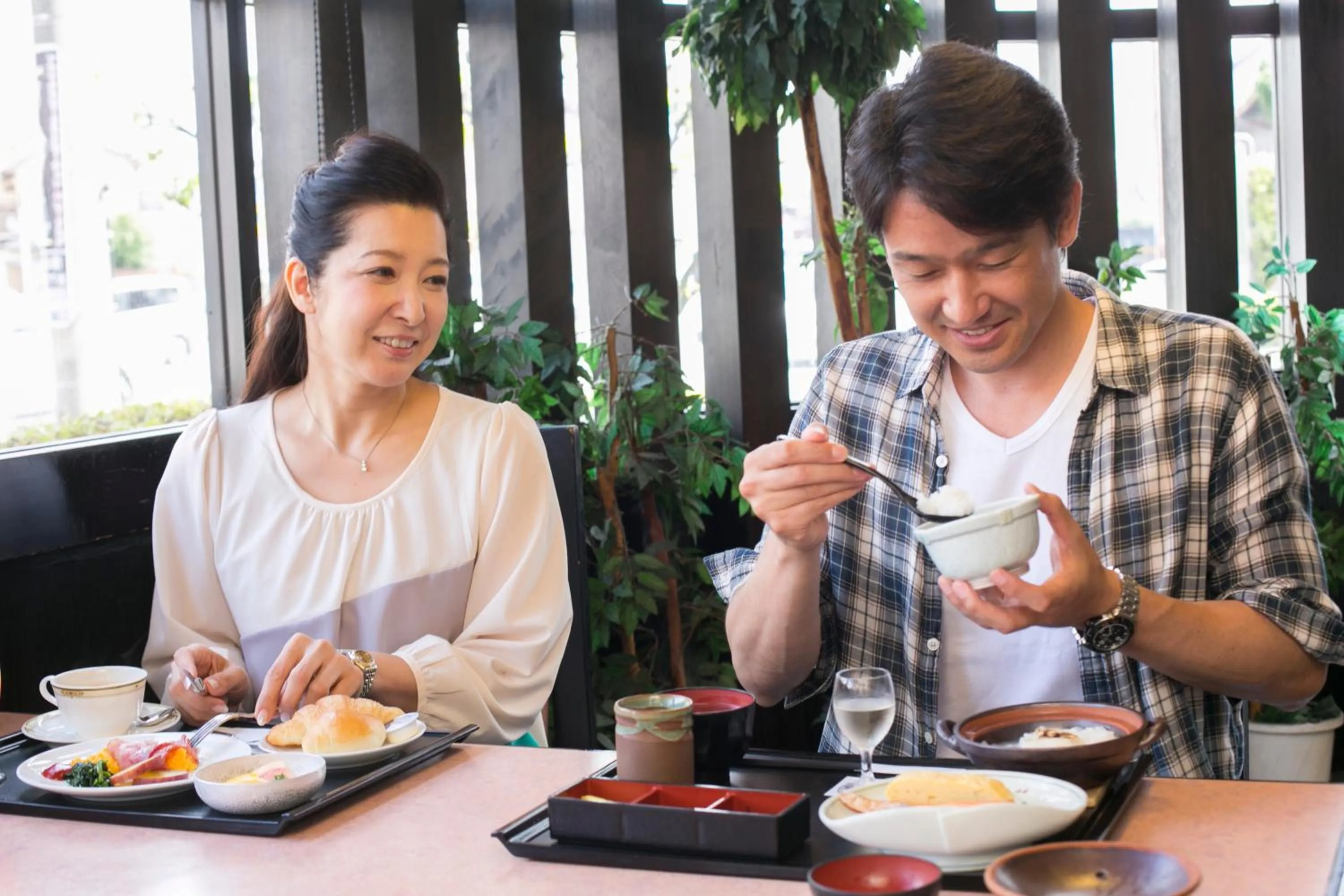 Restaurant/places to eat in Ise City Hotel