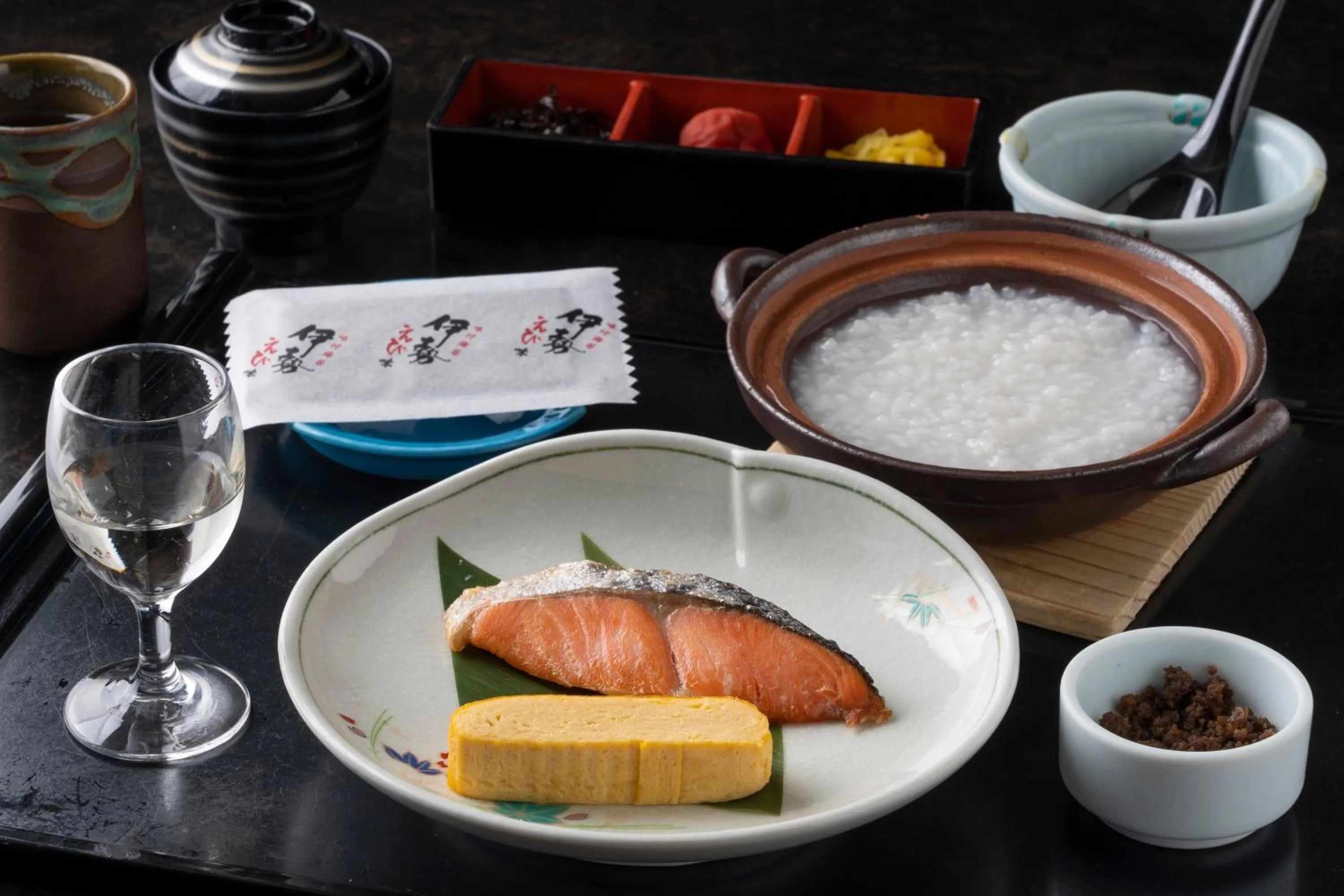 Restaurant/places to eat in Ise City Hotel