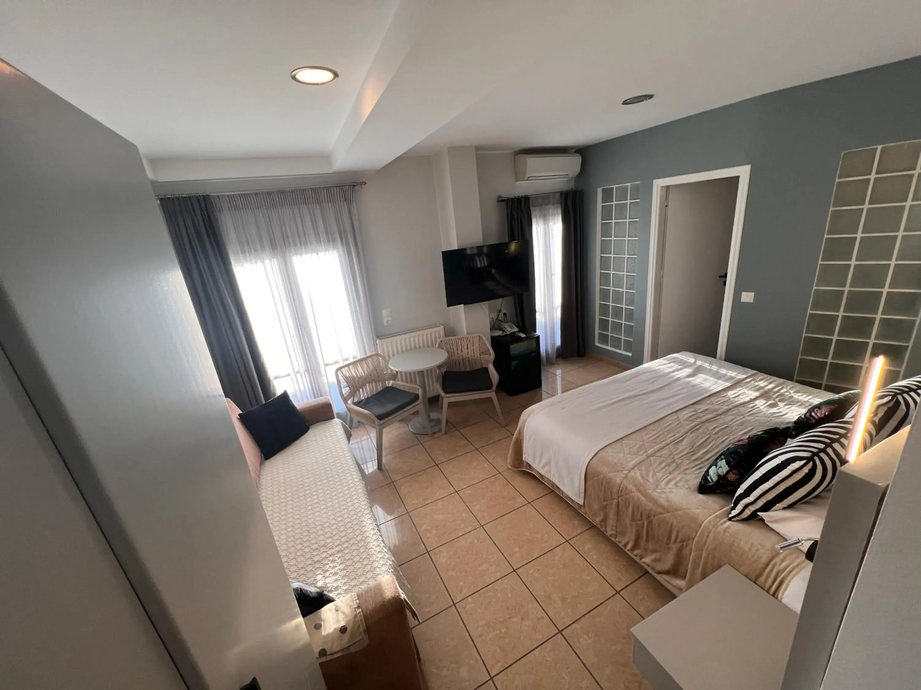 Standard Single Room in Theoxenia Caldera Hotel Standard Single Room in Theoxenia Caldera Hotel