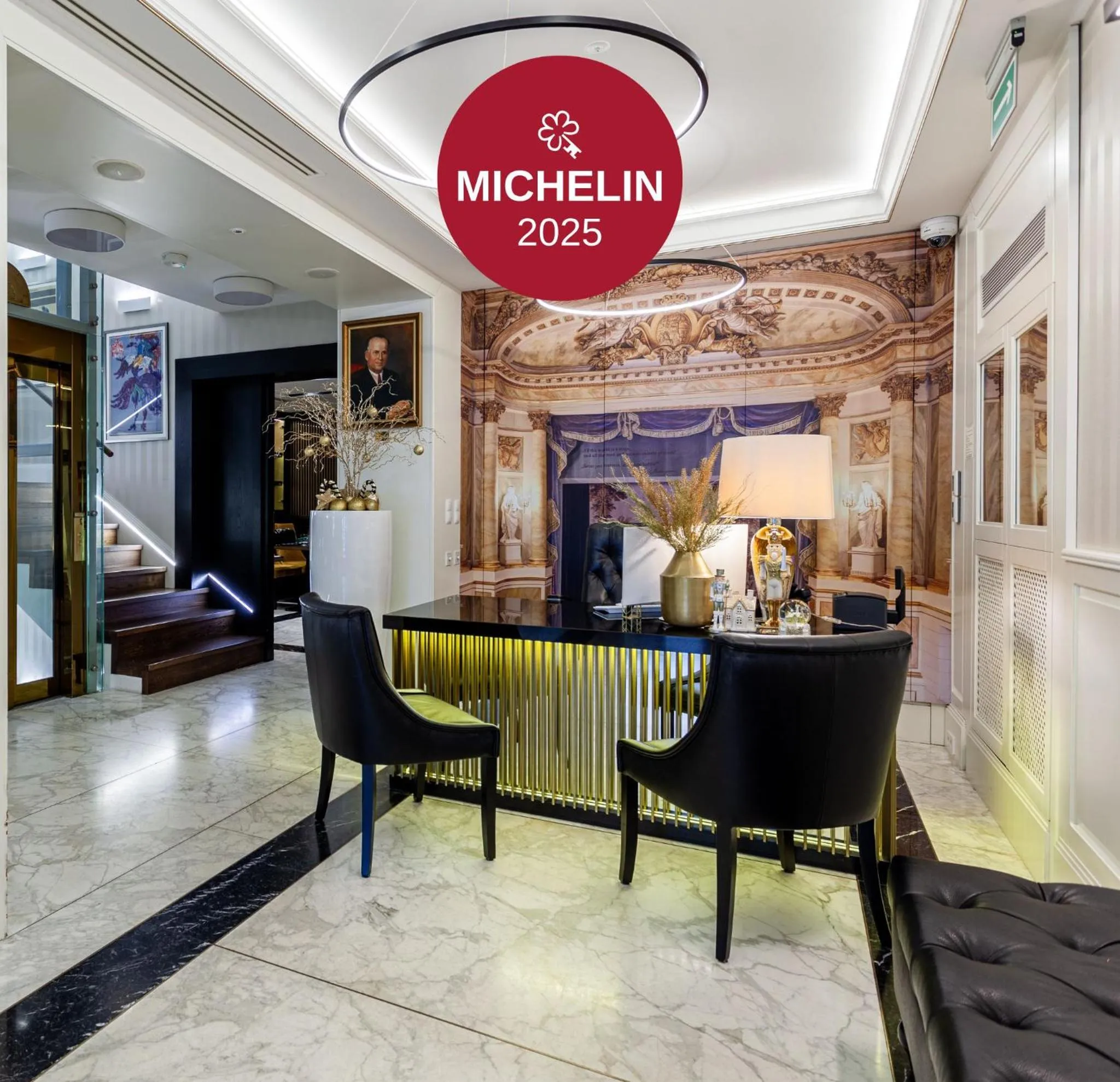 Lobby or reception in Hotel Teatro Boutique Old Town - Destigo Hotels