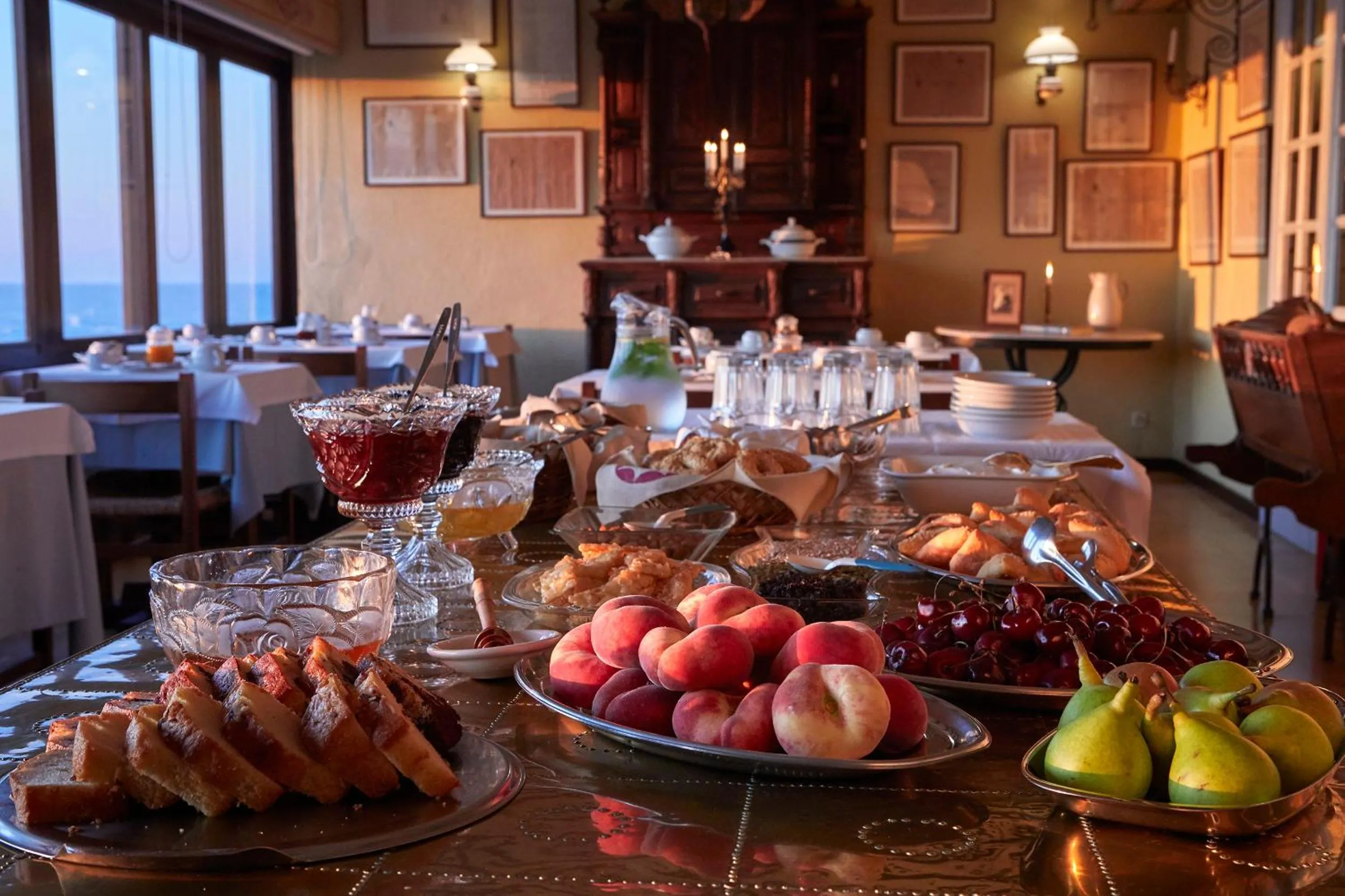 Dining area in Doma Hotel