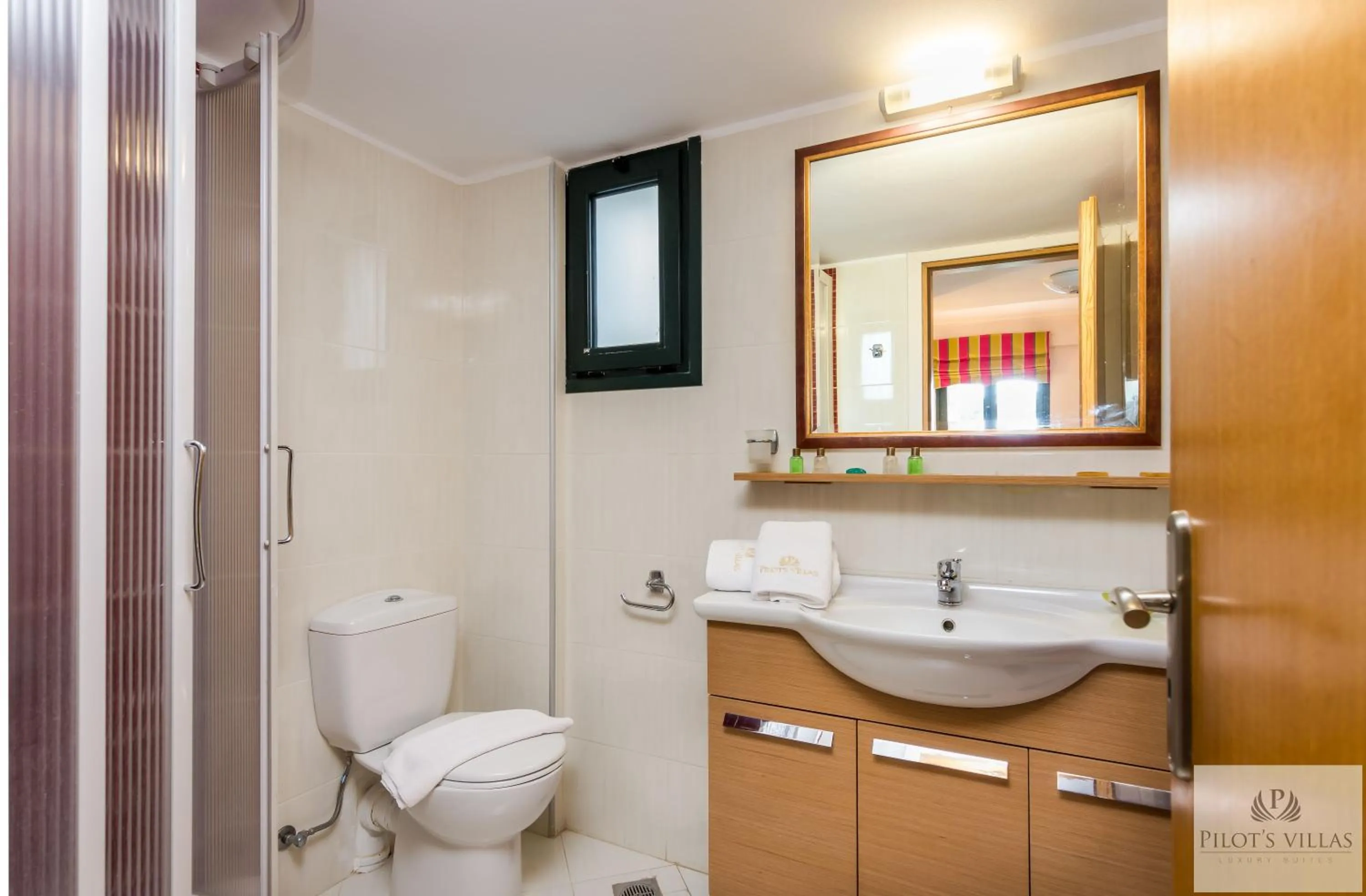 Bathroom in Pilot's Villas Luxury Suites