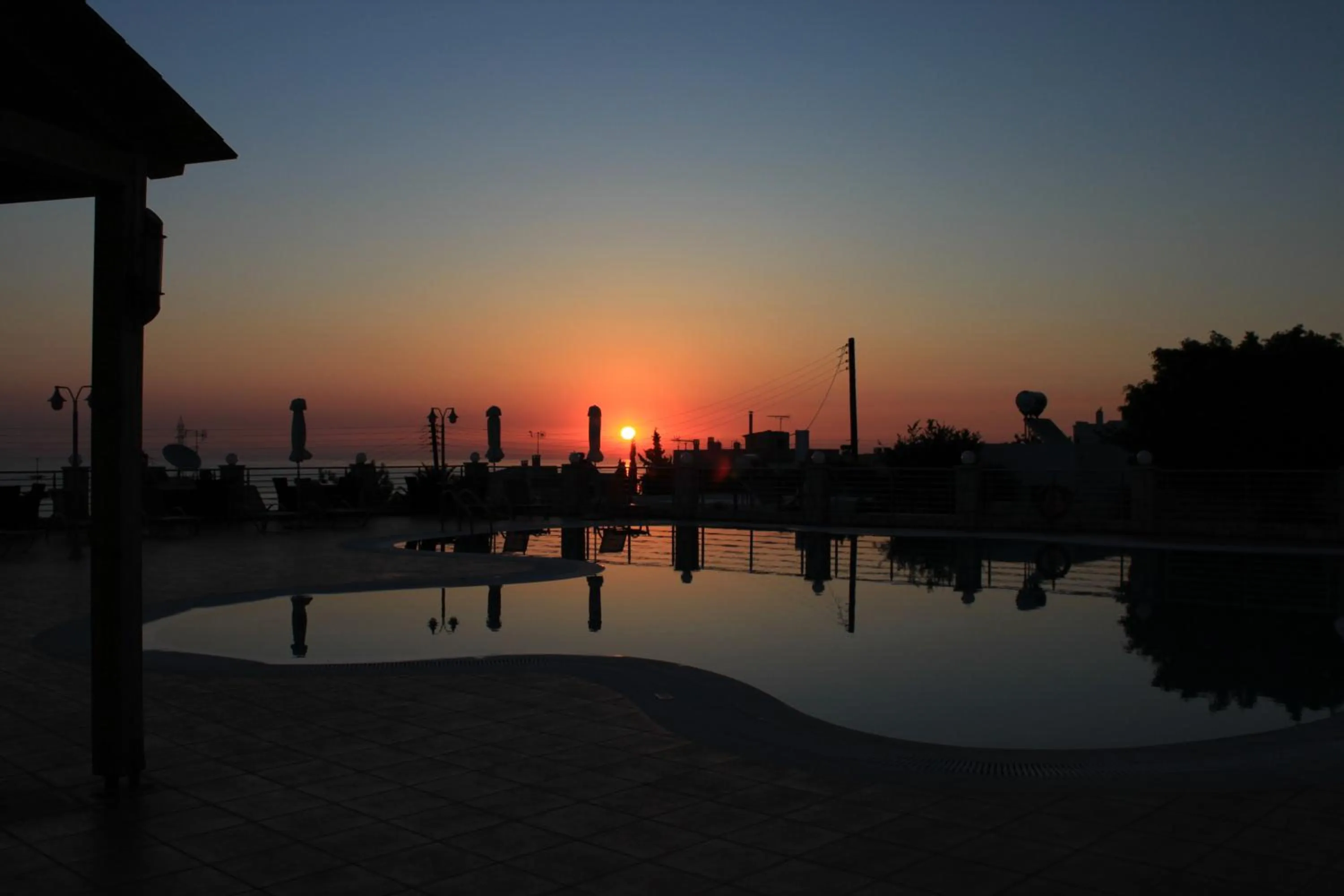 Swimming pool in Pilot's Villas Luxury Suites