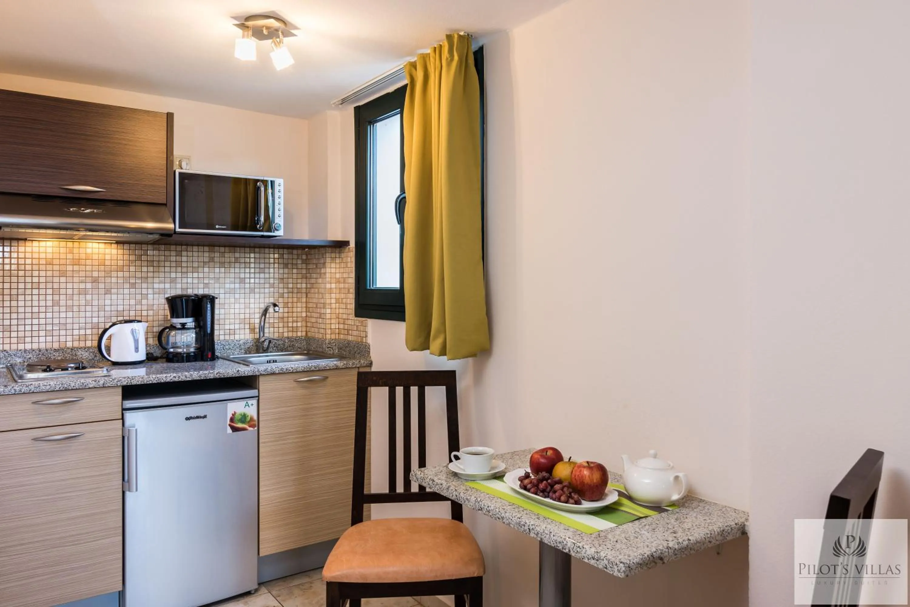 Coffee/tea facilities in Pilot's Villas Luxury Suites