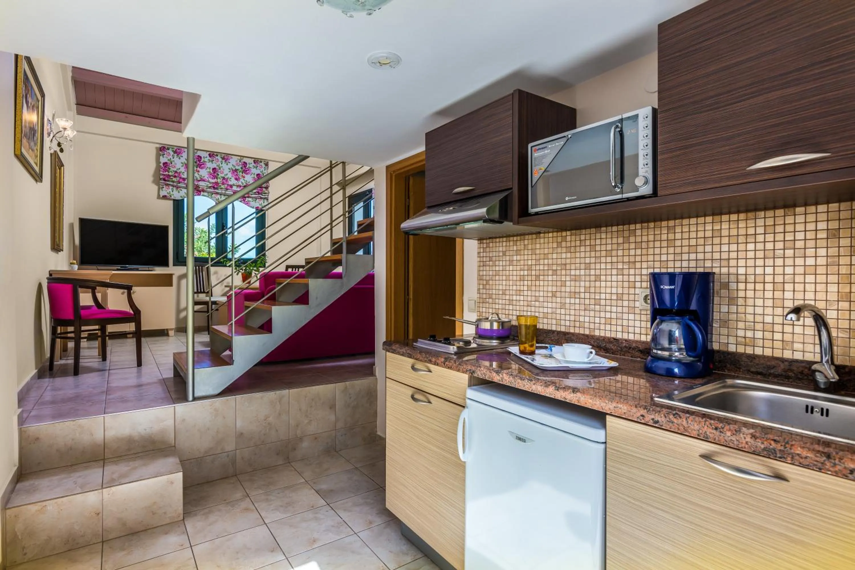 Kitchen or kitchenette in Pilot's Villas Luxury Suites