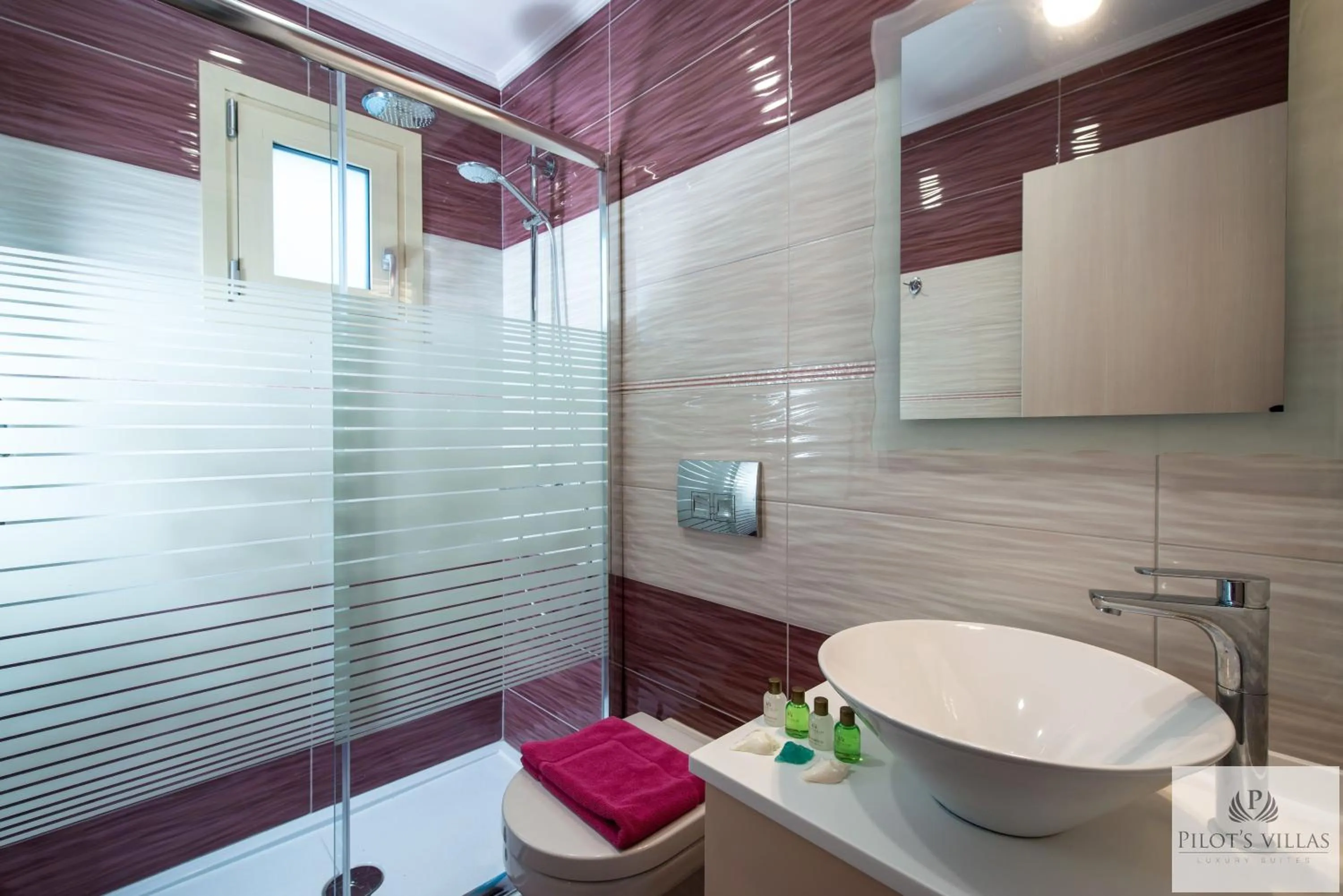 Bathroom in Pilot's Villas Luxury Suites