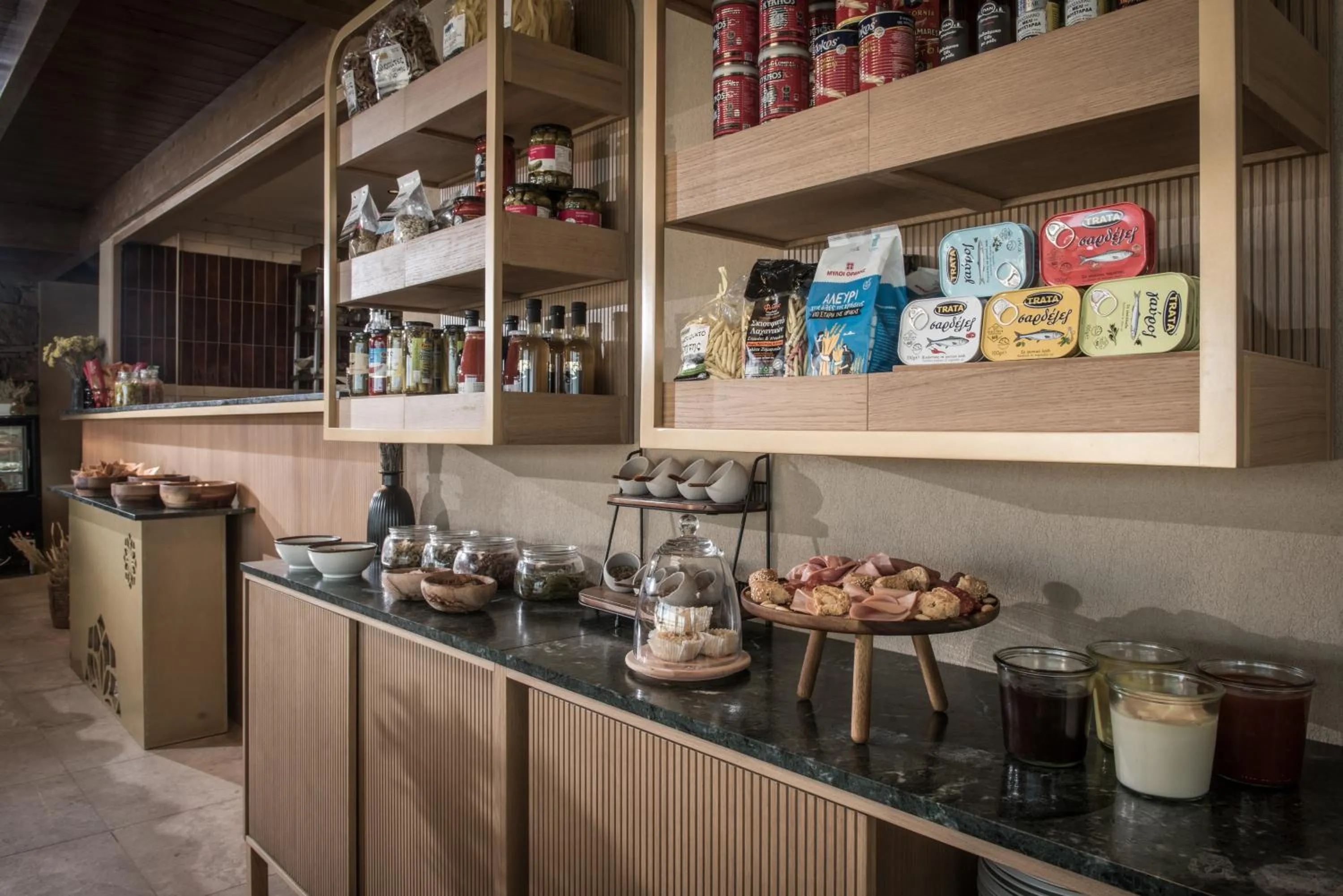 Food and drinks in Enorme Infinity Elounda - Adults Only