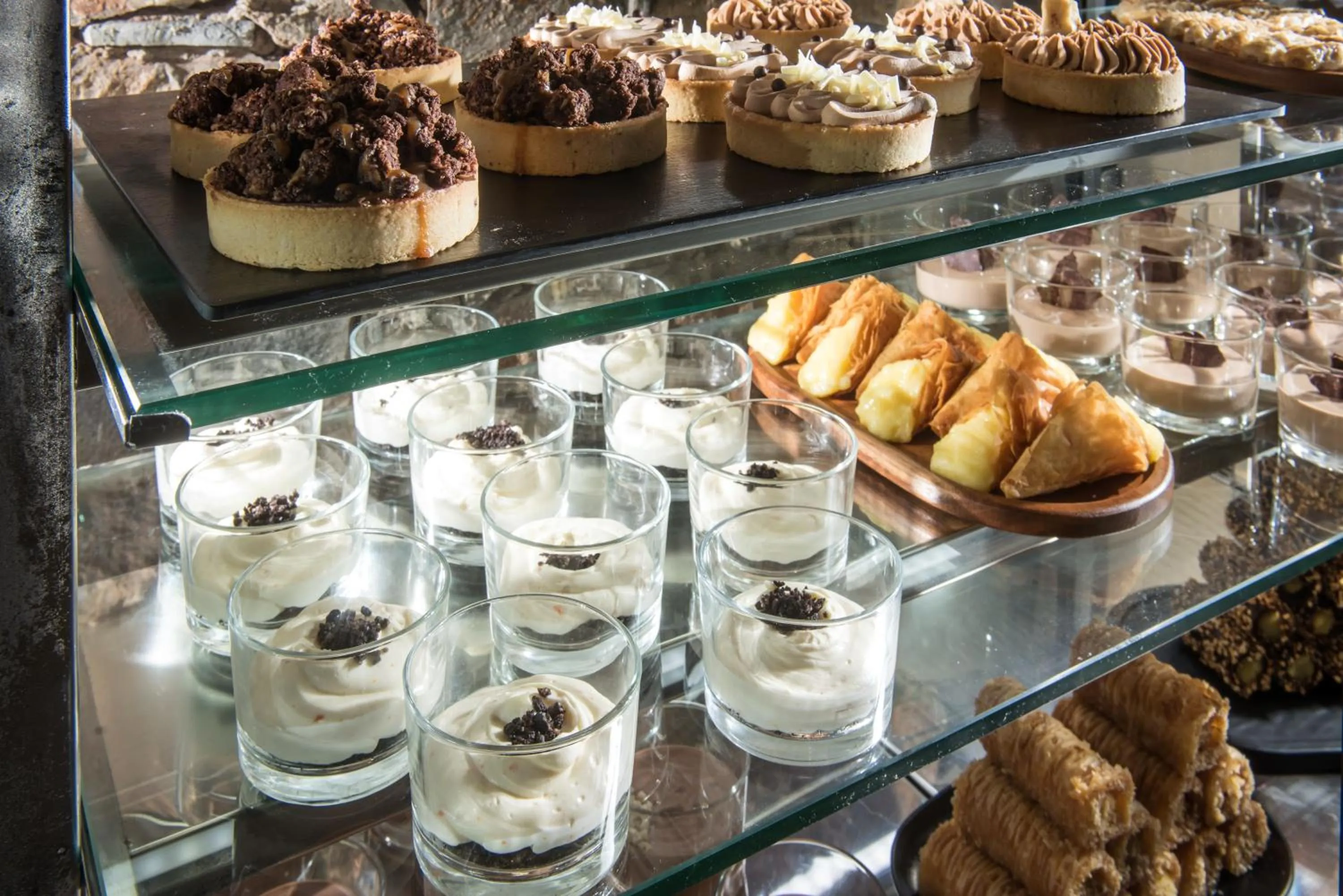 Food and drinks in Enorme Infinity Elounda - Adults Only