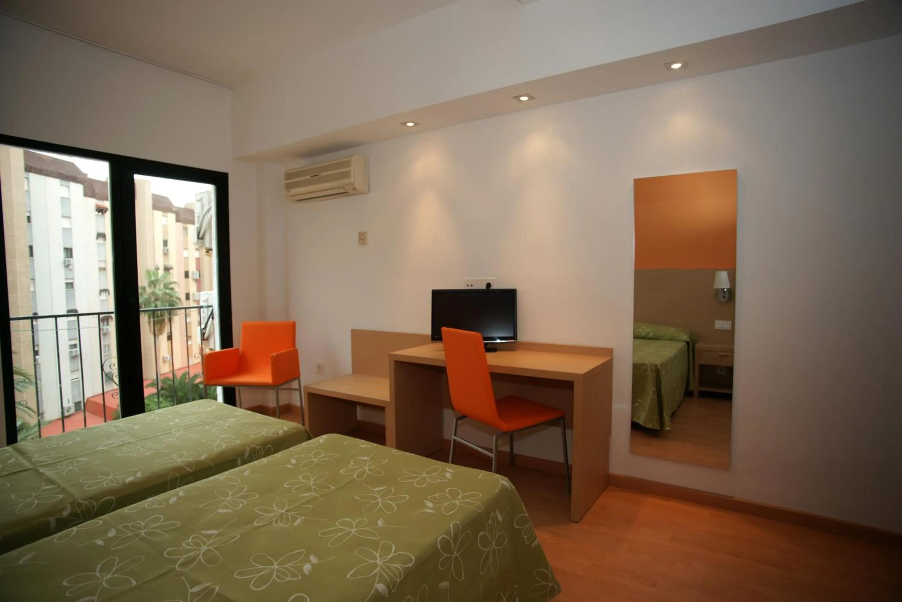 Bedroom, Bed in Hotel Golden