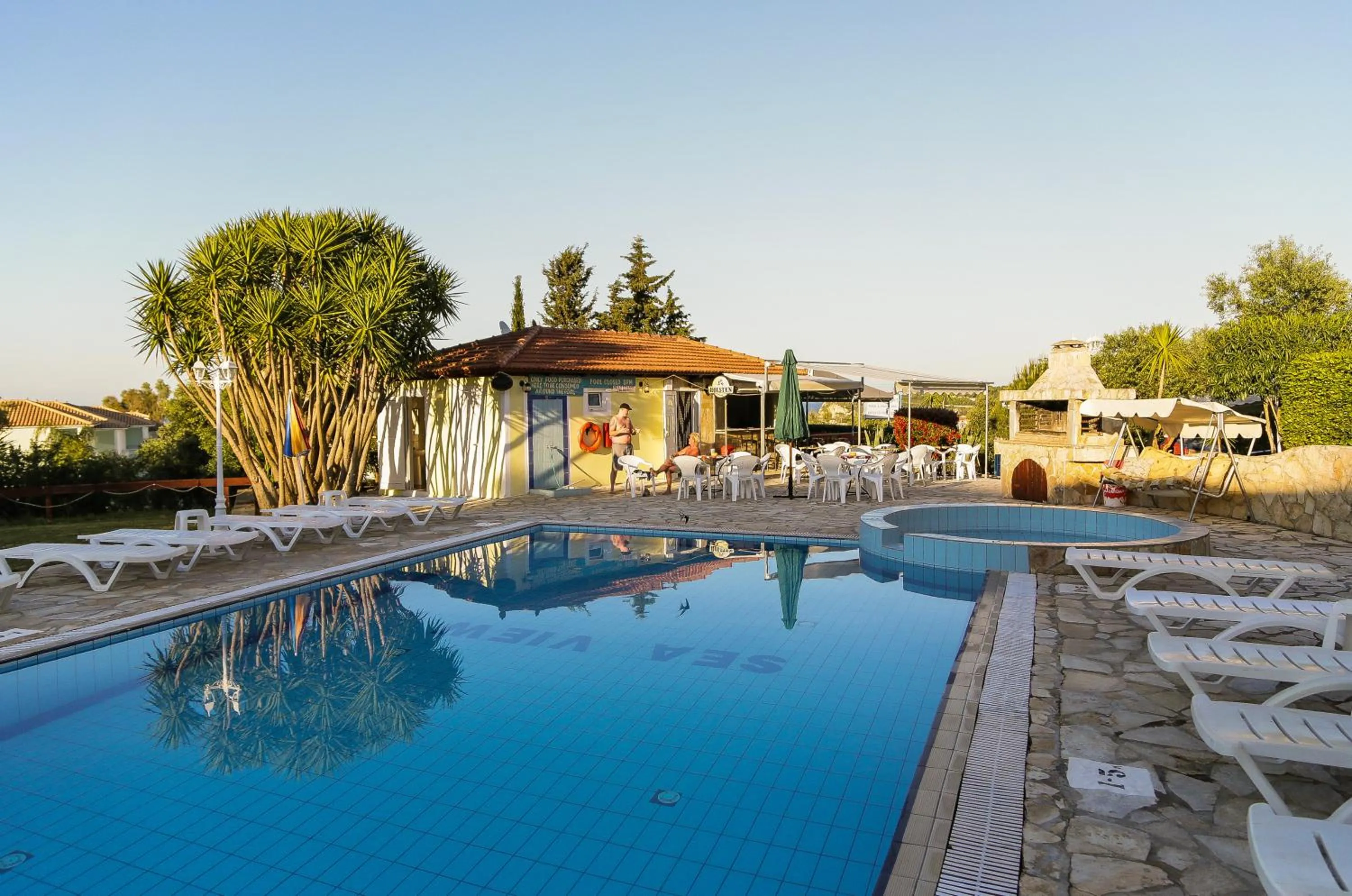 Restaurant/places to eat in Seaview Apartments Tsilivi