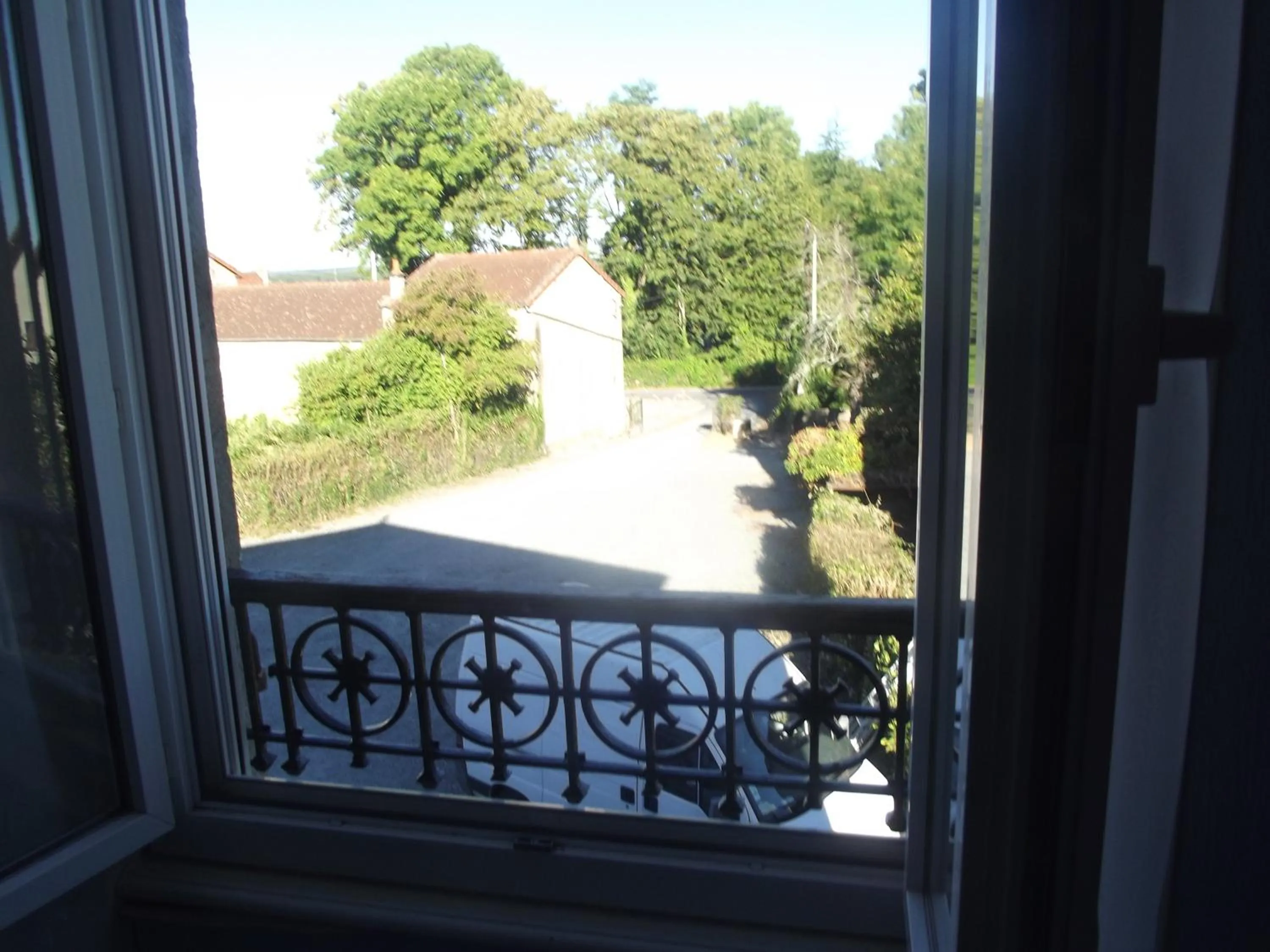 Garden view in Hôtel des mineurs