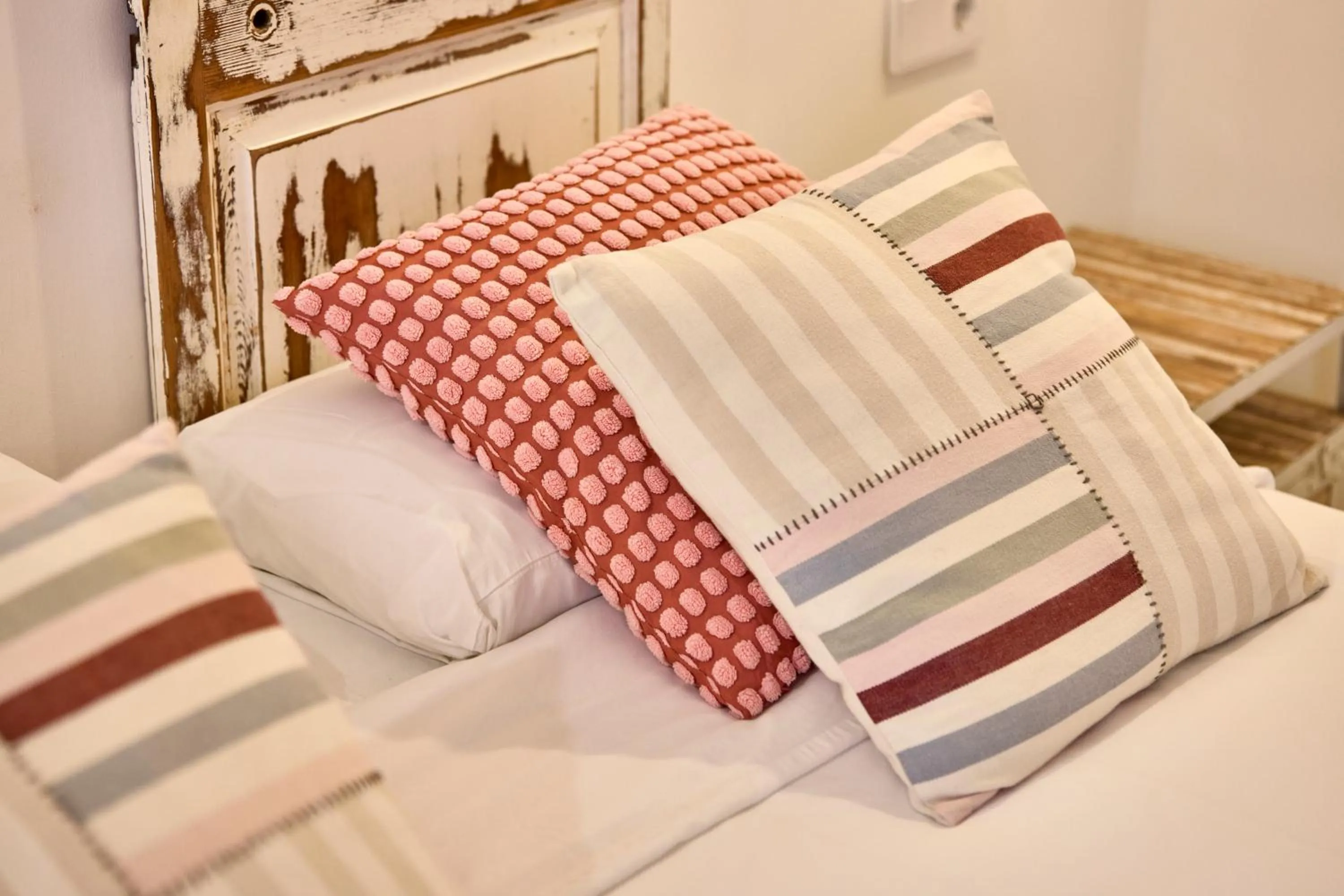 Decorative detail, Bed in Can Savella - Turismo de Interior