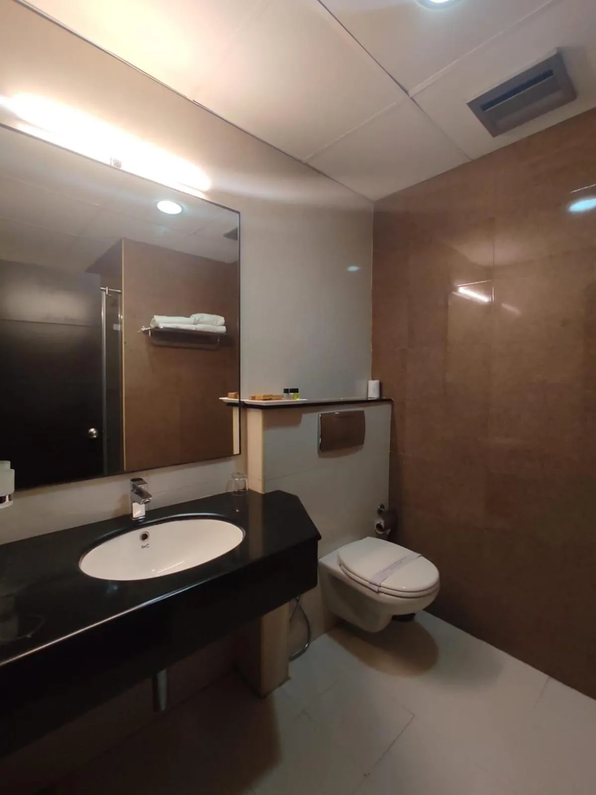 Shower in Hotel Excalibur