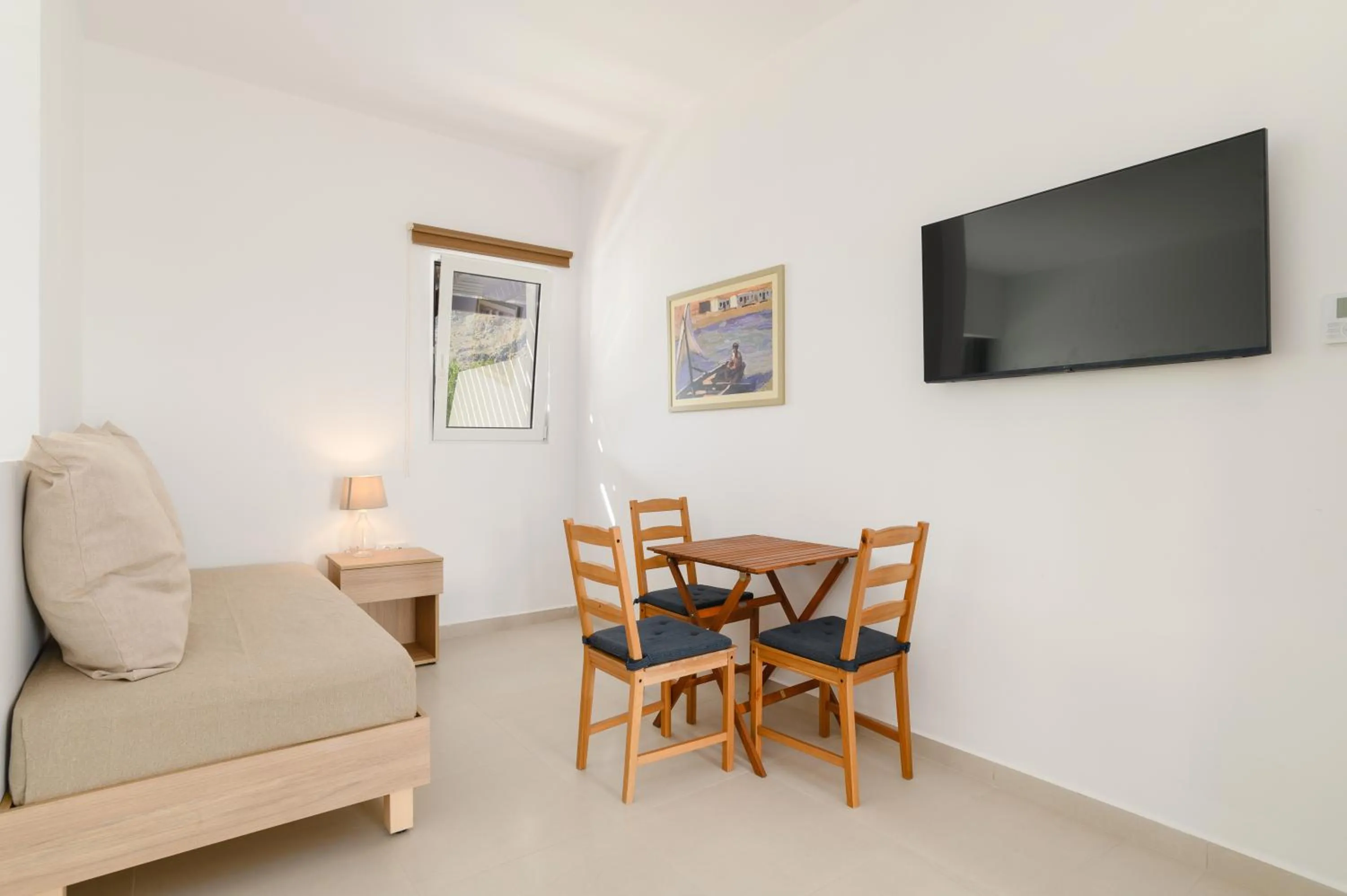 TV and multimedia in Matina Pefkos Aparthotel