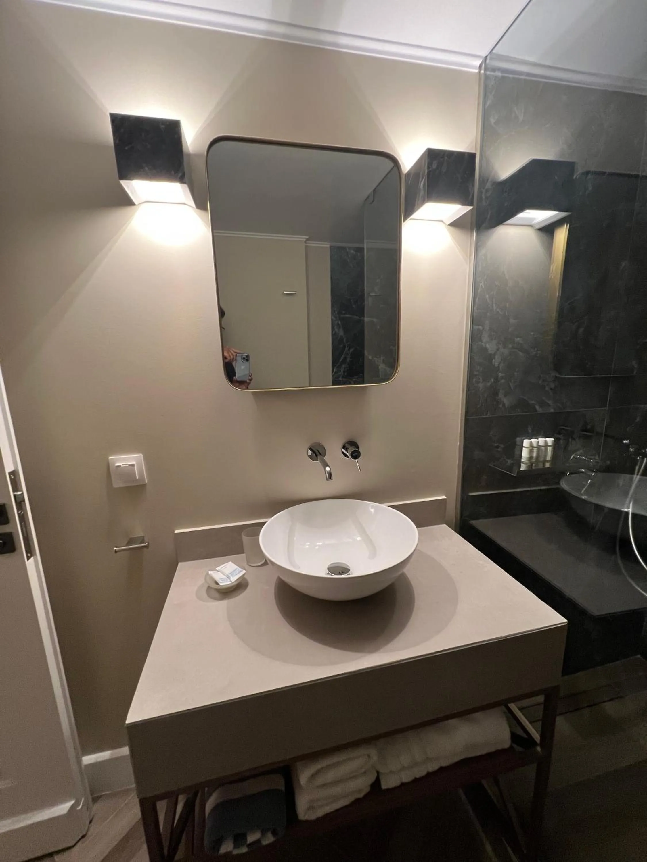 Bathroom in Pantheon City Hotel