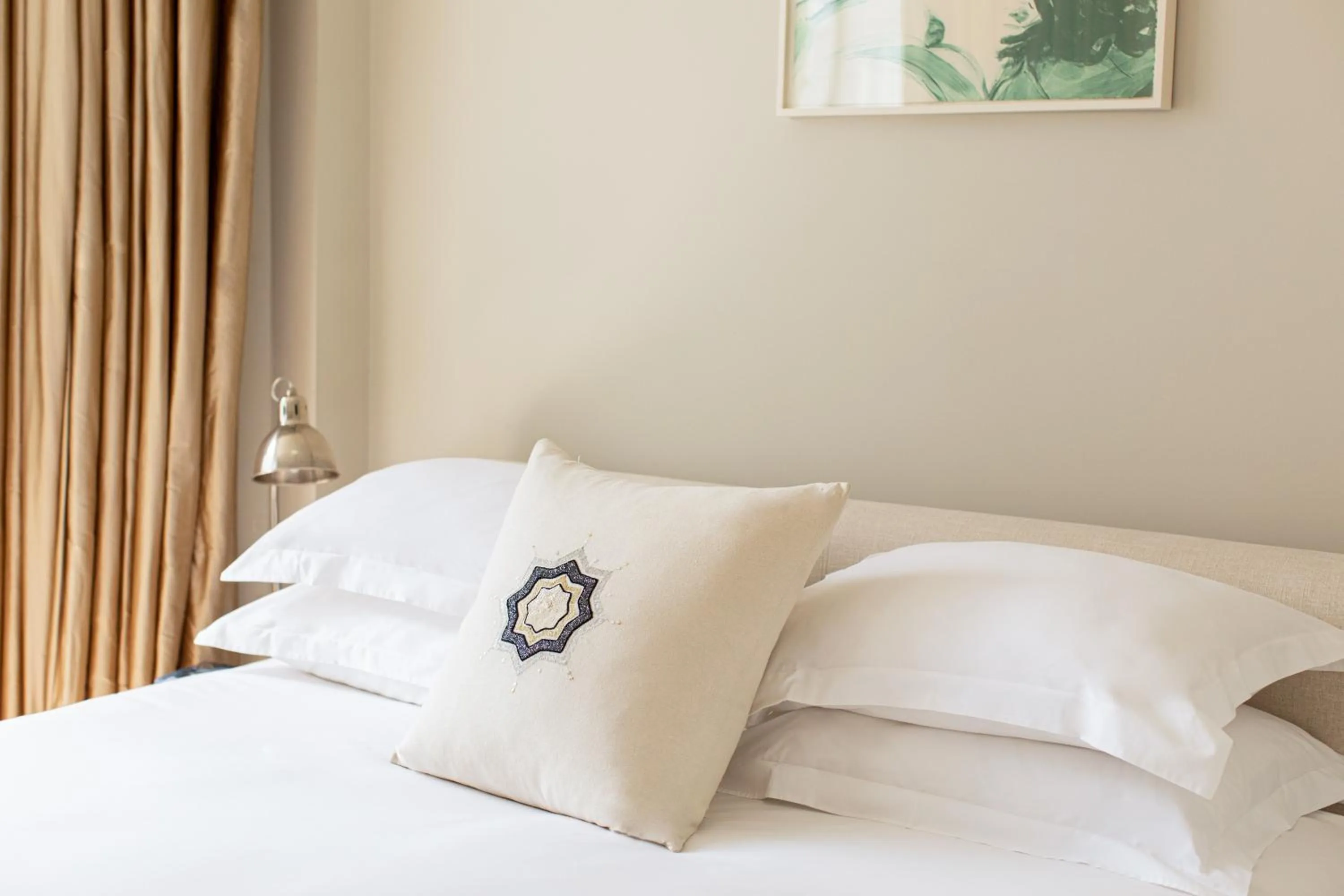 Bedroom, Bed in 56 Welbeck Street