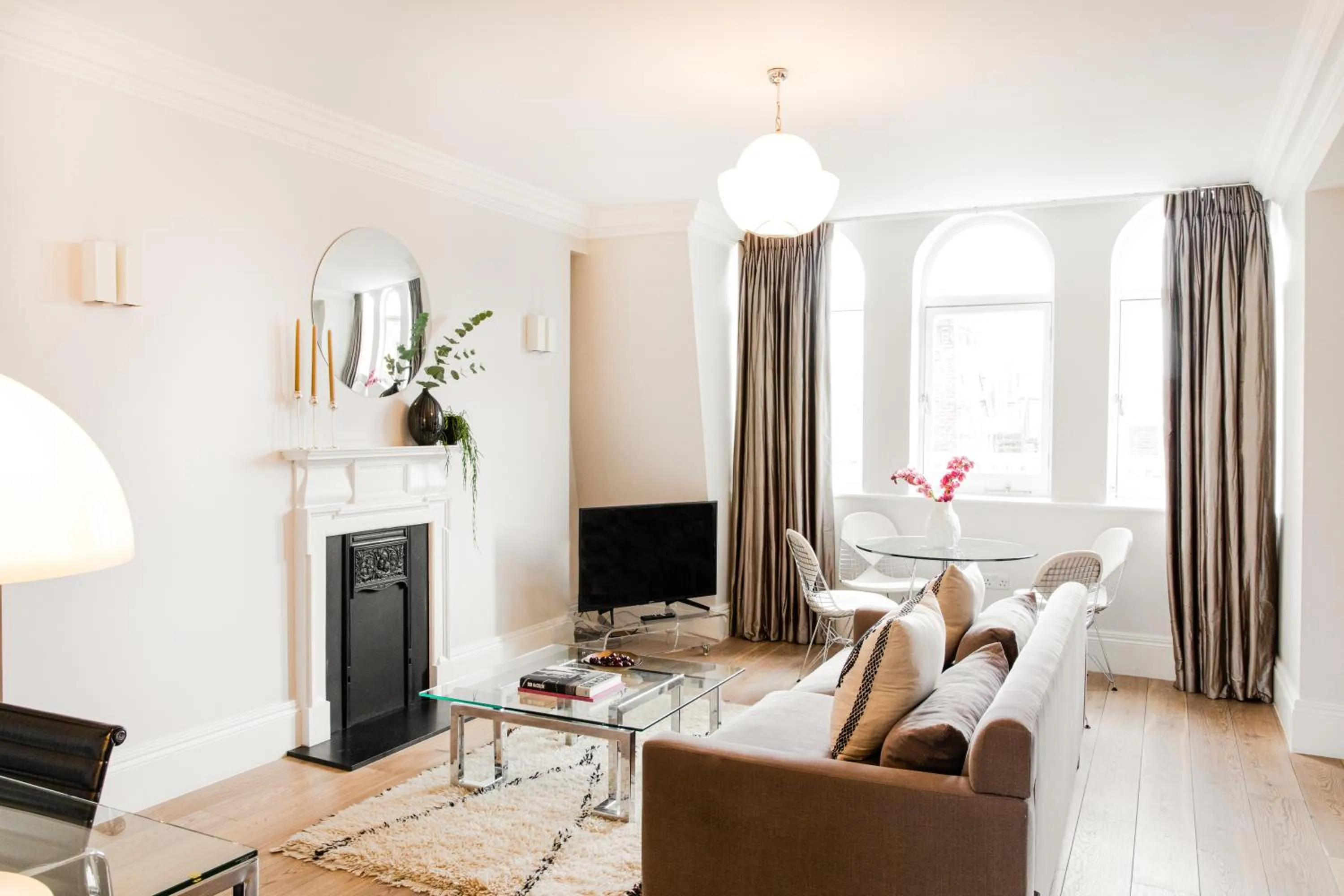 Living room in 56 Welbeck Street