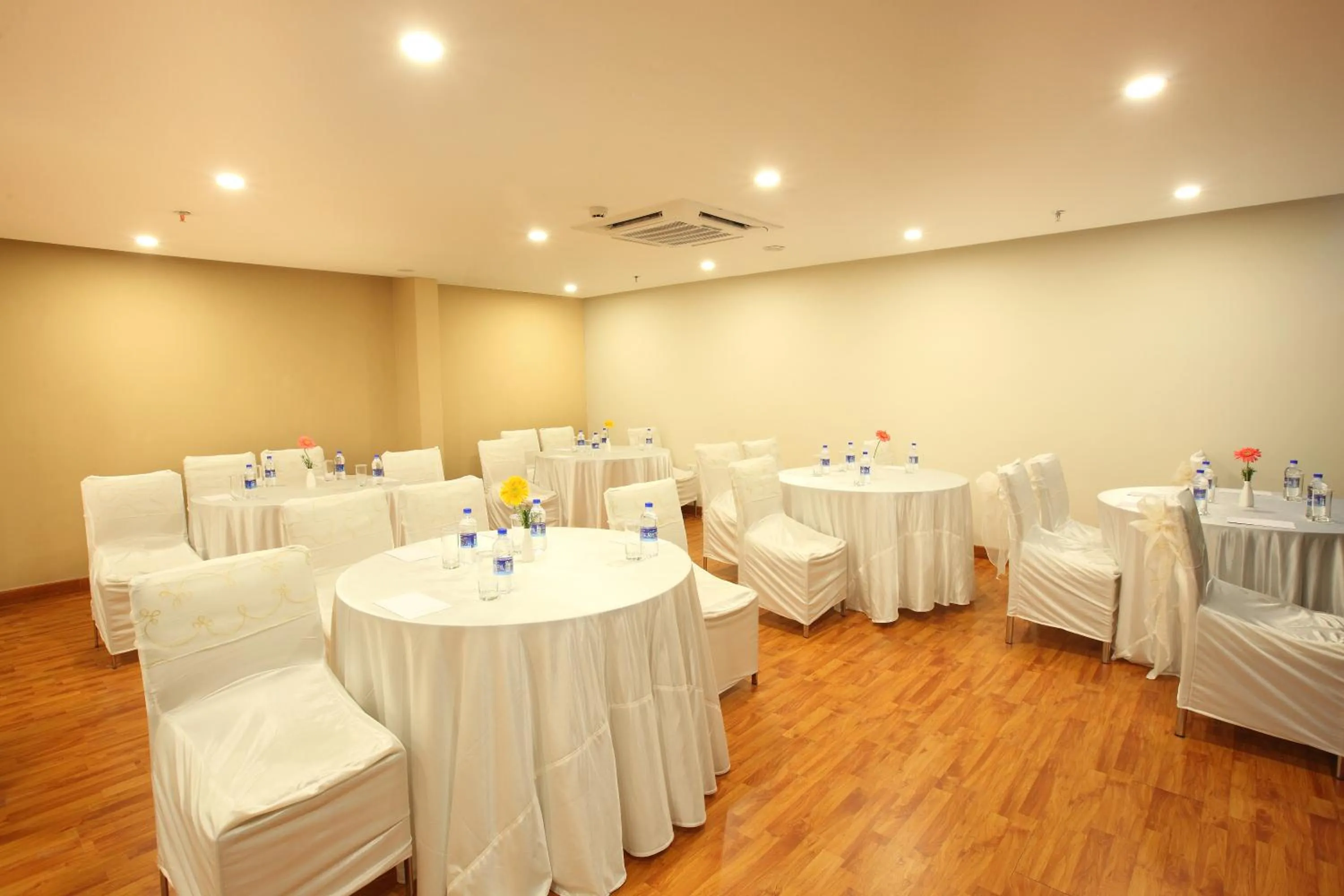 Banquet/Function facilities in Starlit Suites Kochi