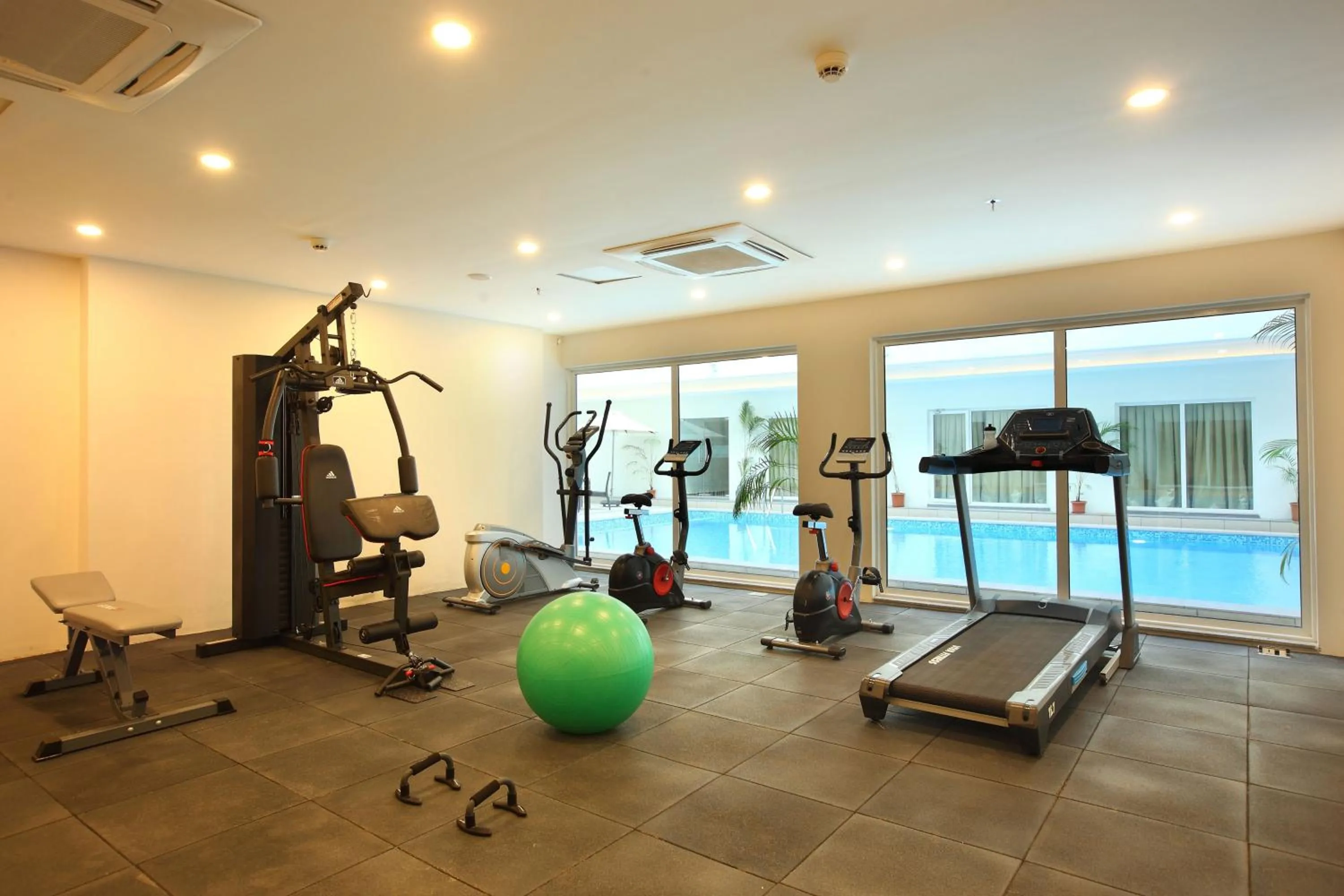 Fitness centre/facilities in Starlit Suites Kochi