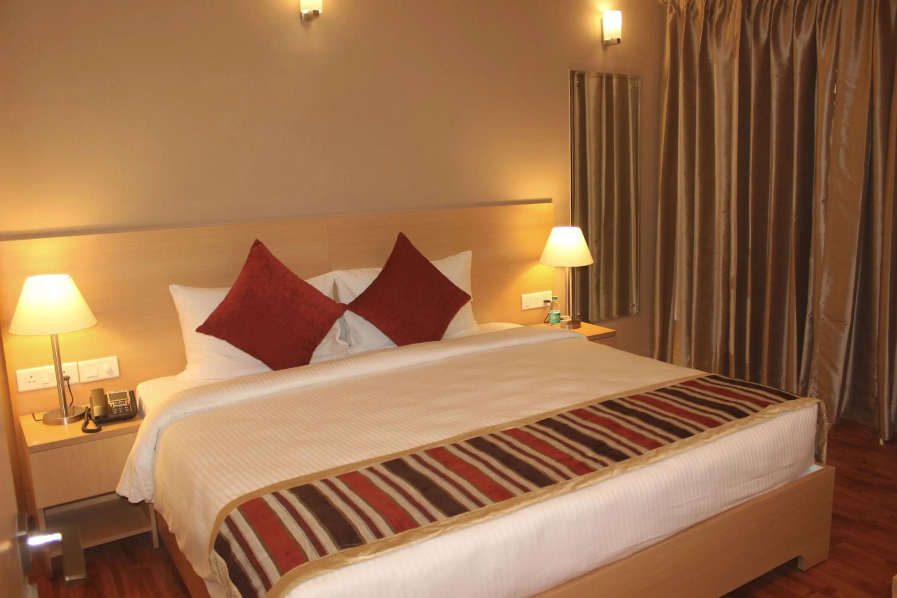 Photo of the whole room, Bed in Starlit Suites Kochi