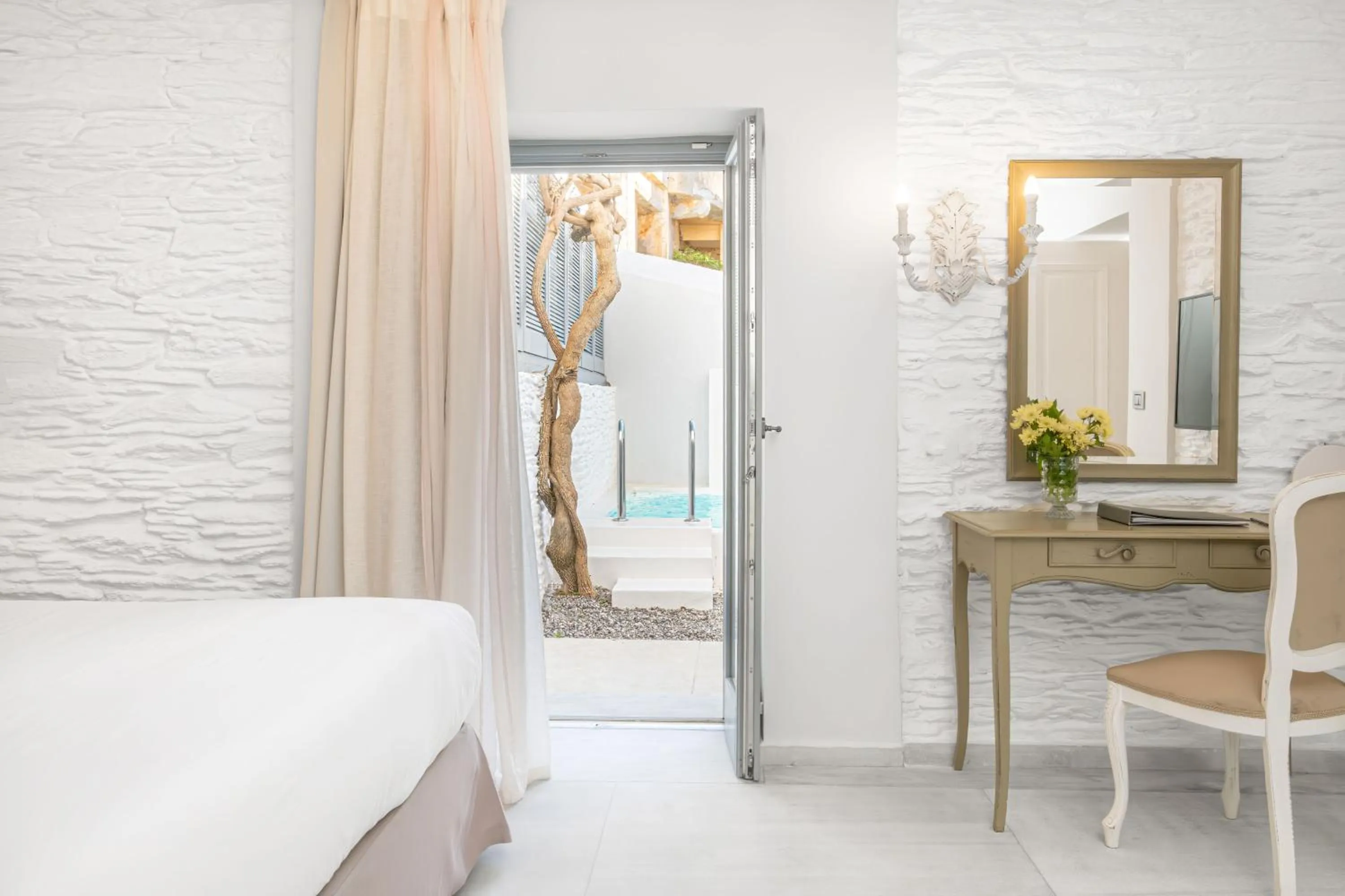 Bedroom, Bed in Micra Anglia Boutique Hotel & Spa