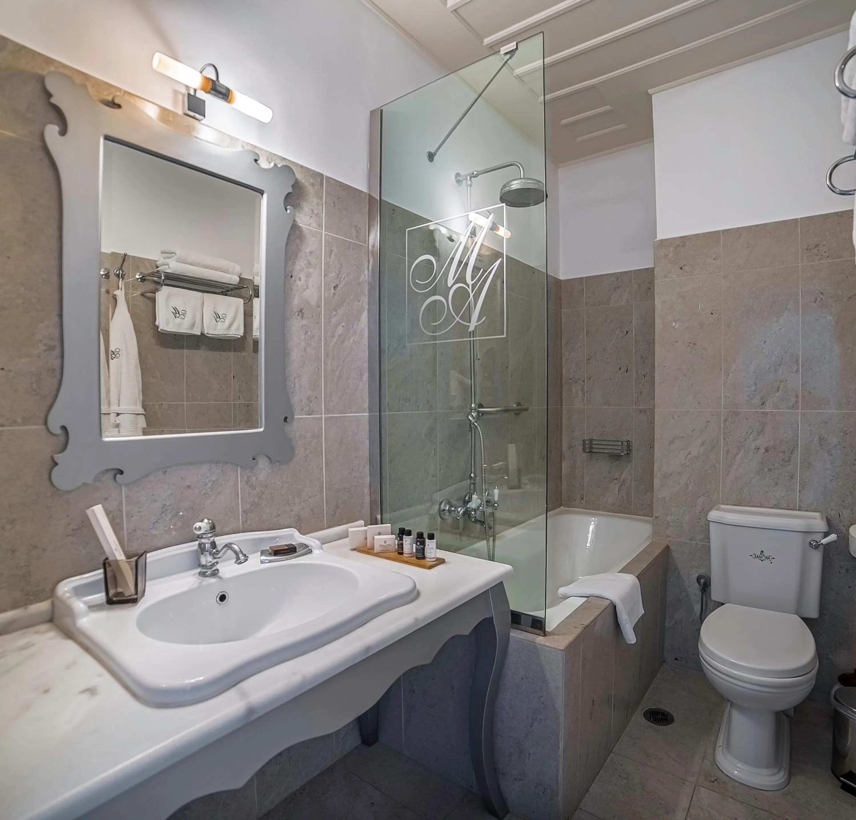 Bathroom in Micra Anglia Boutique Hotel & Spa