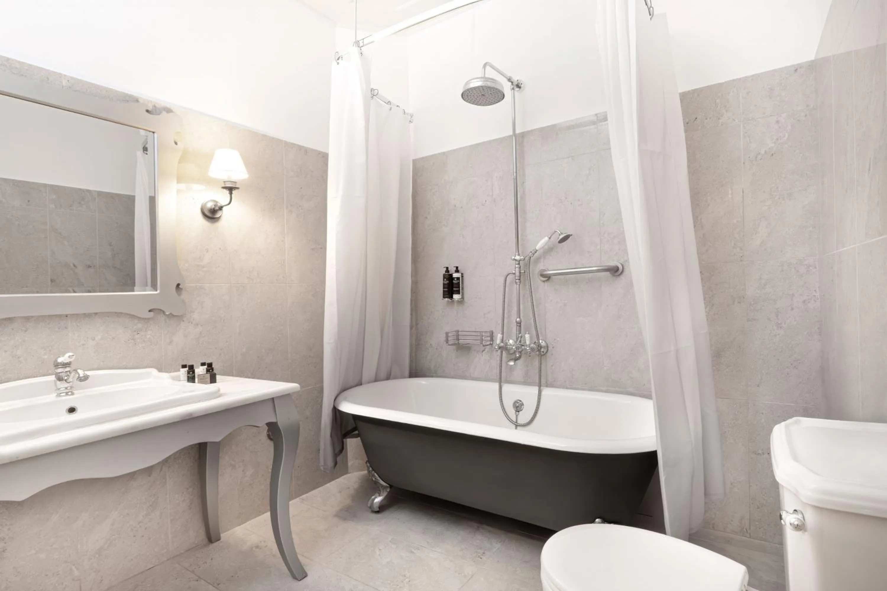 Bathroom in Micra Anglia Boutique Hotel & Spa