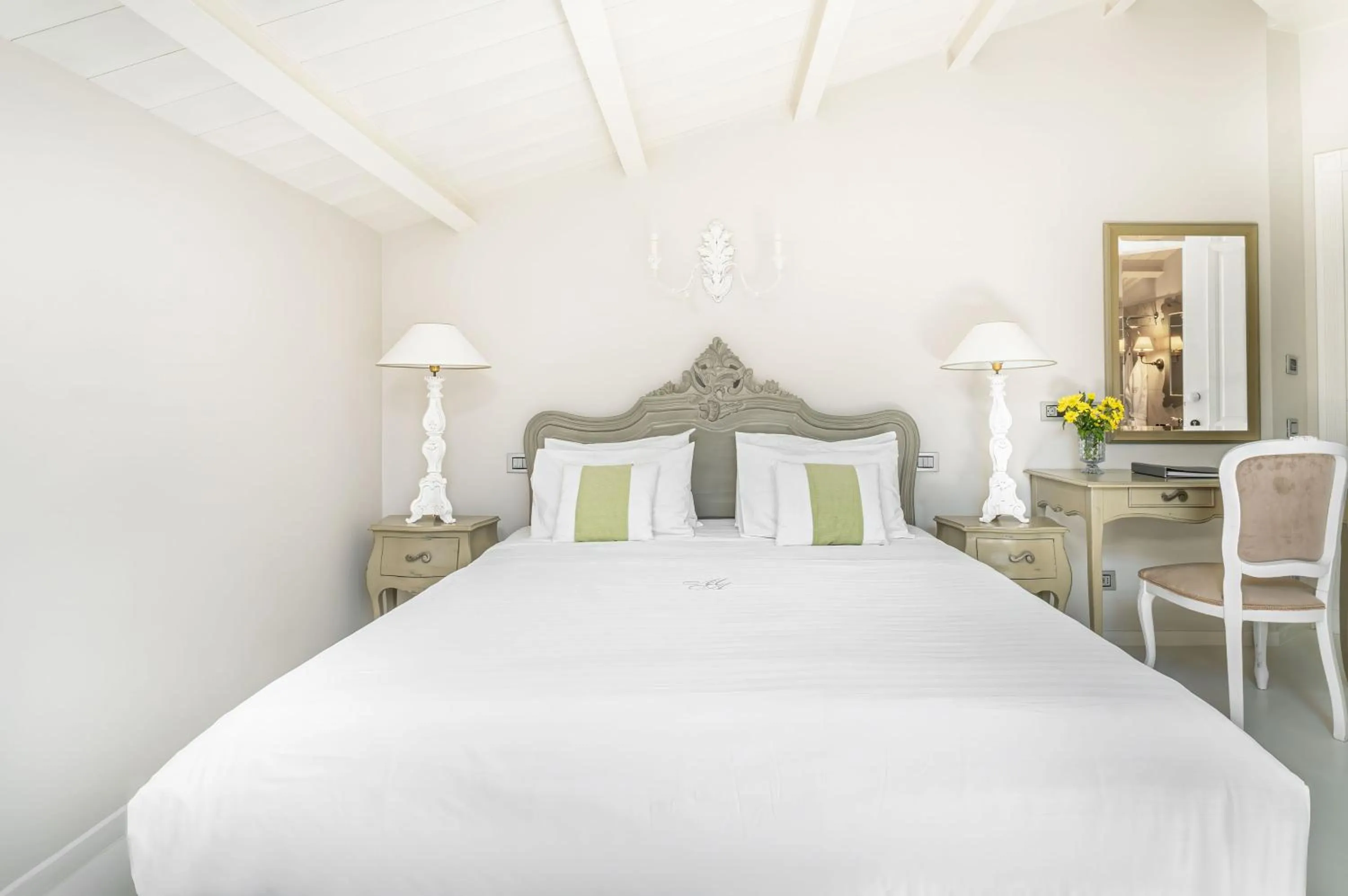 Bed in Micra Anglia Boutique Hotel & Spa