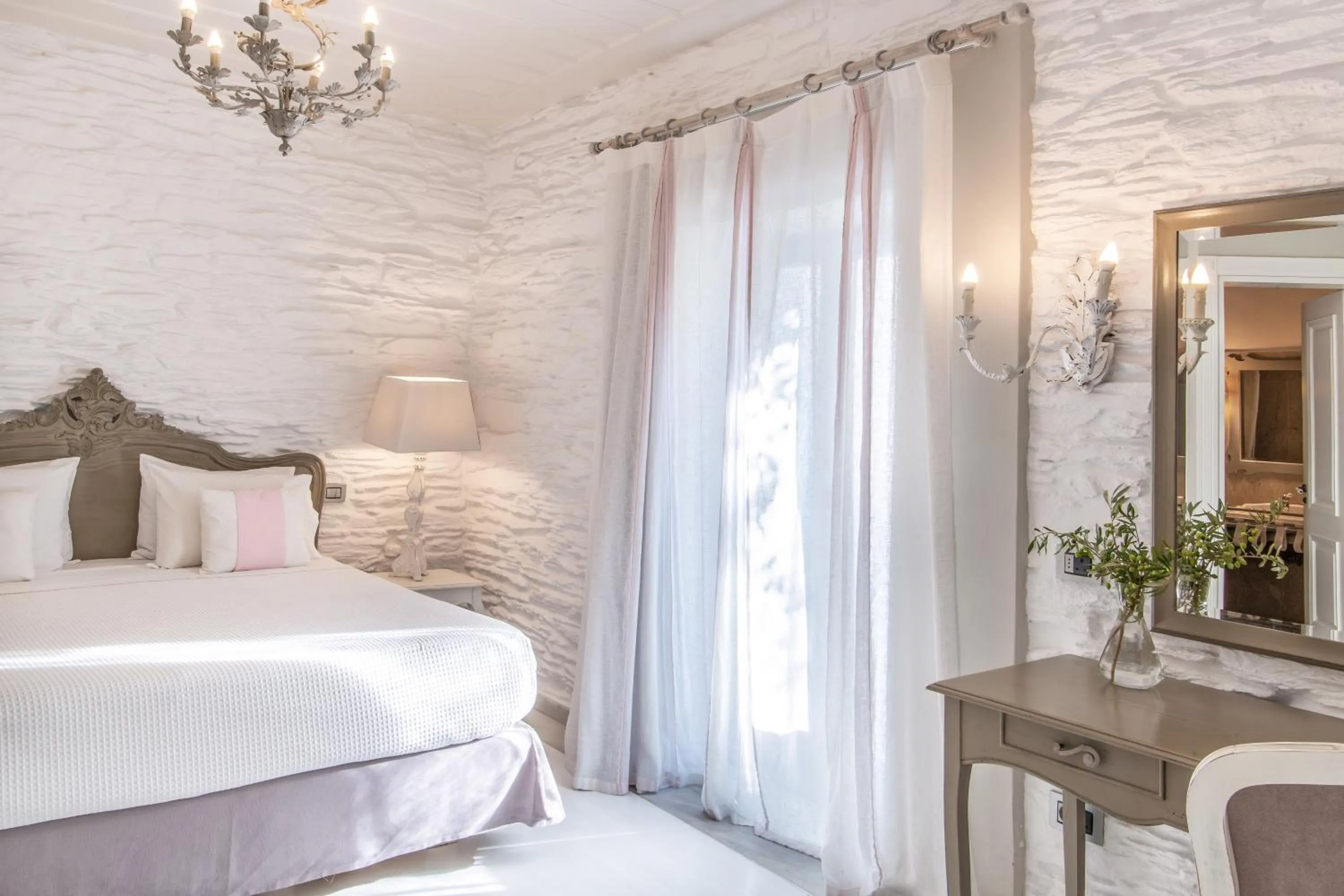 Bedroom, Bed in Micra Anglia Boutique Hotel & Spa