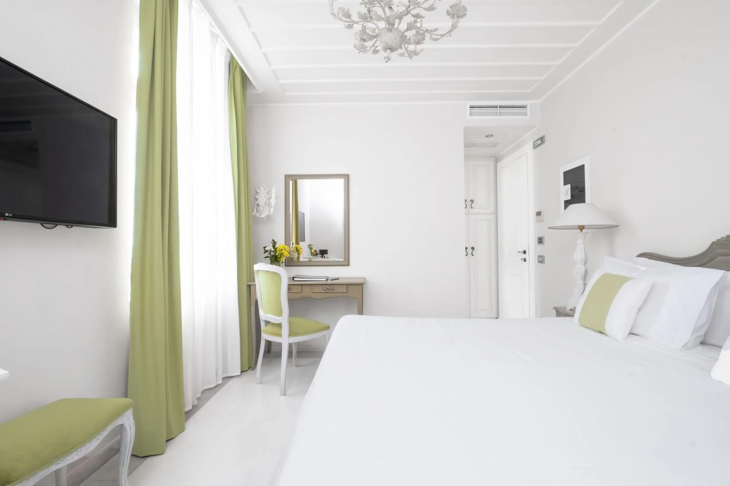 Bed in Micra Anglia Boutique Hotel & Spa