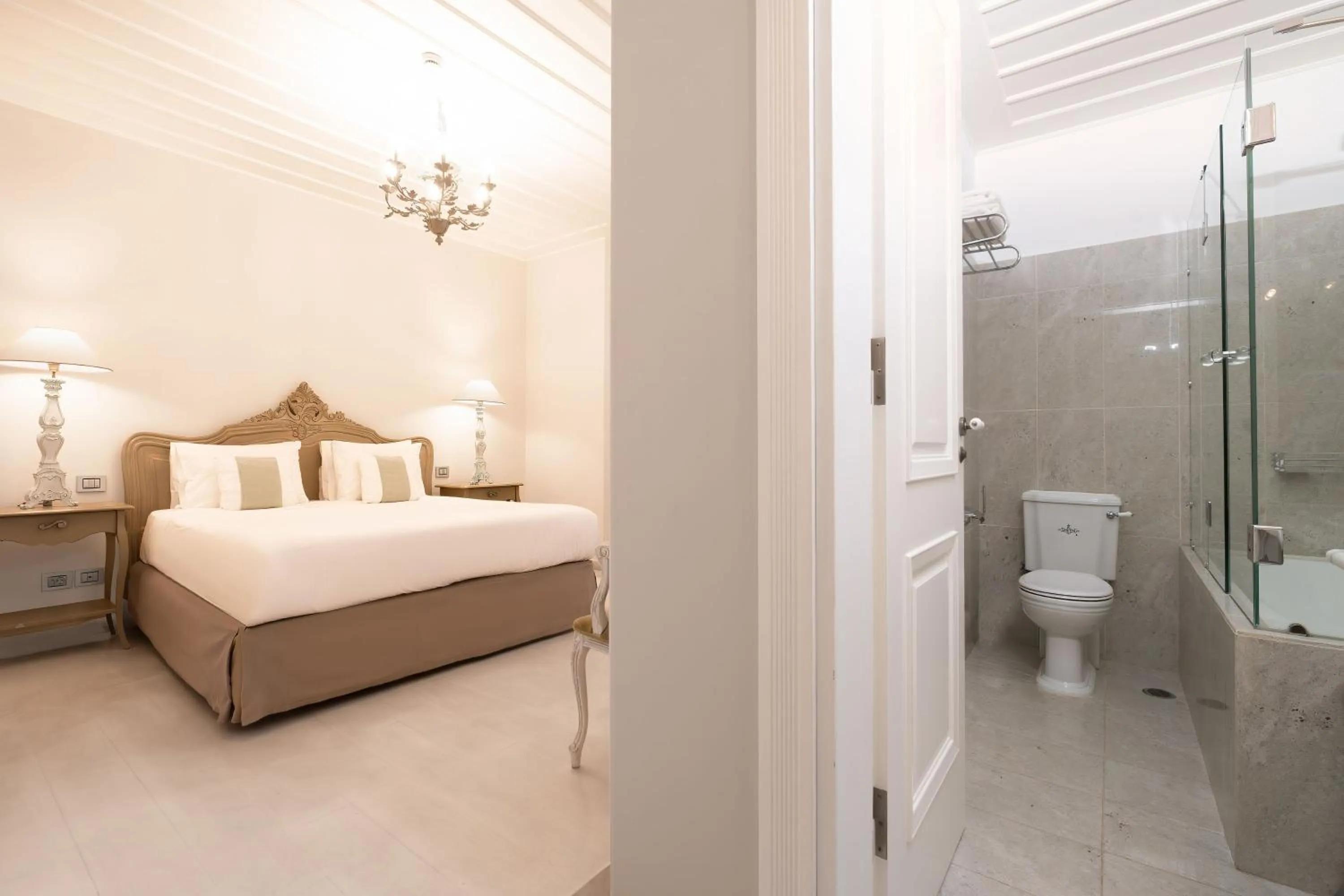 Bed in Micra Anglia Boutique Hotel & Spa