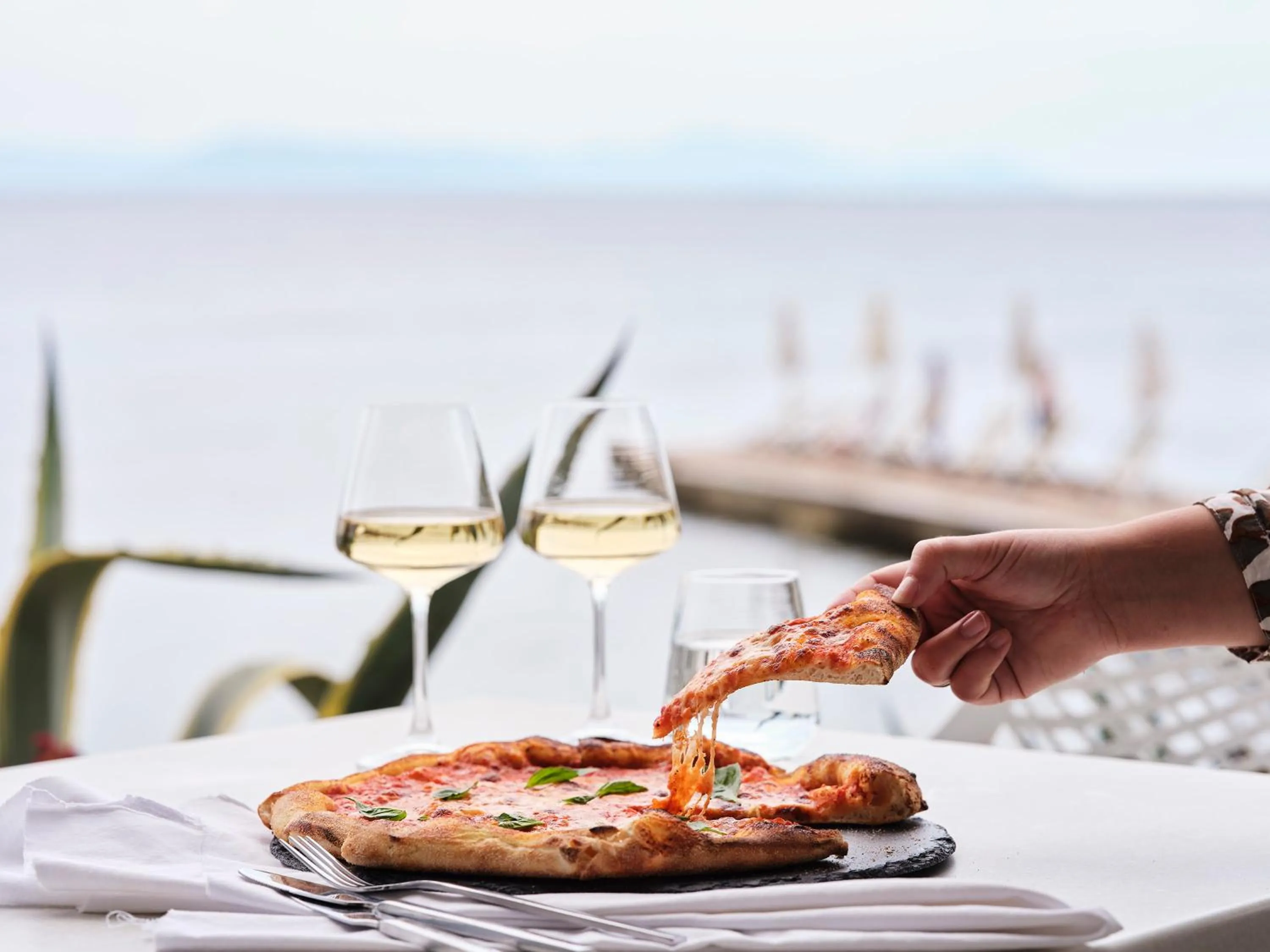 Restaurant/places to eat in Aeolos Beach Resort