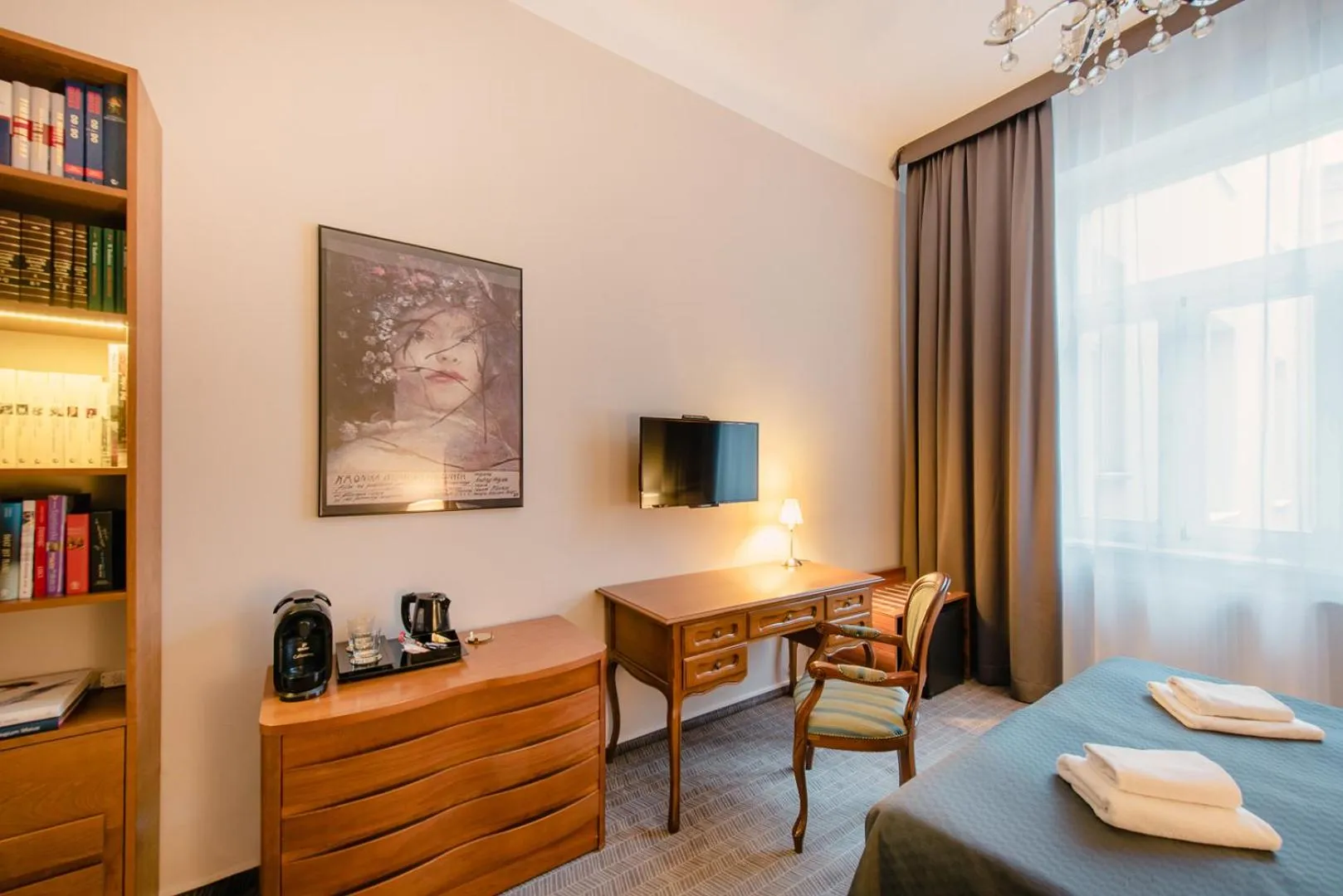 Seating area, Bed in Aparthotel Old Town