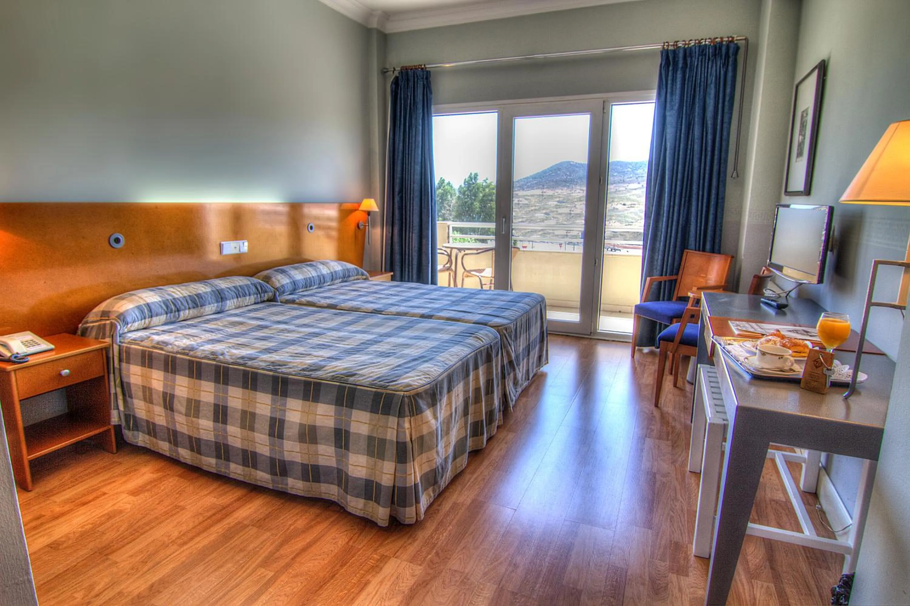 Photo of the whole room, Bed in Hotel Azar