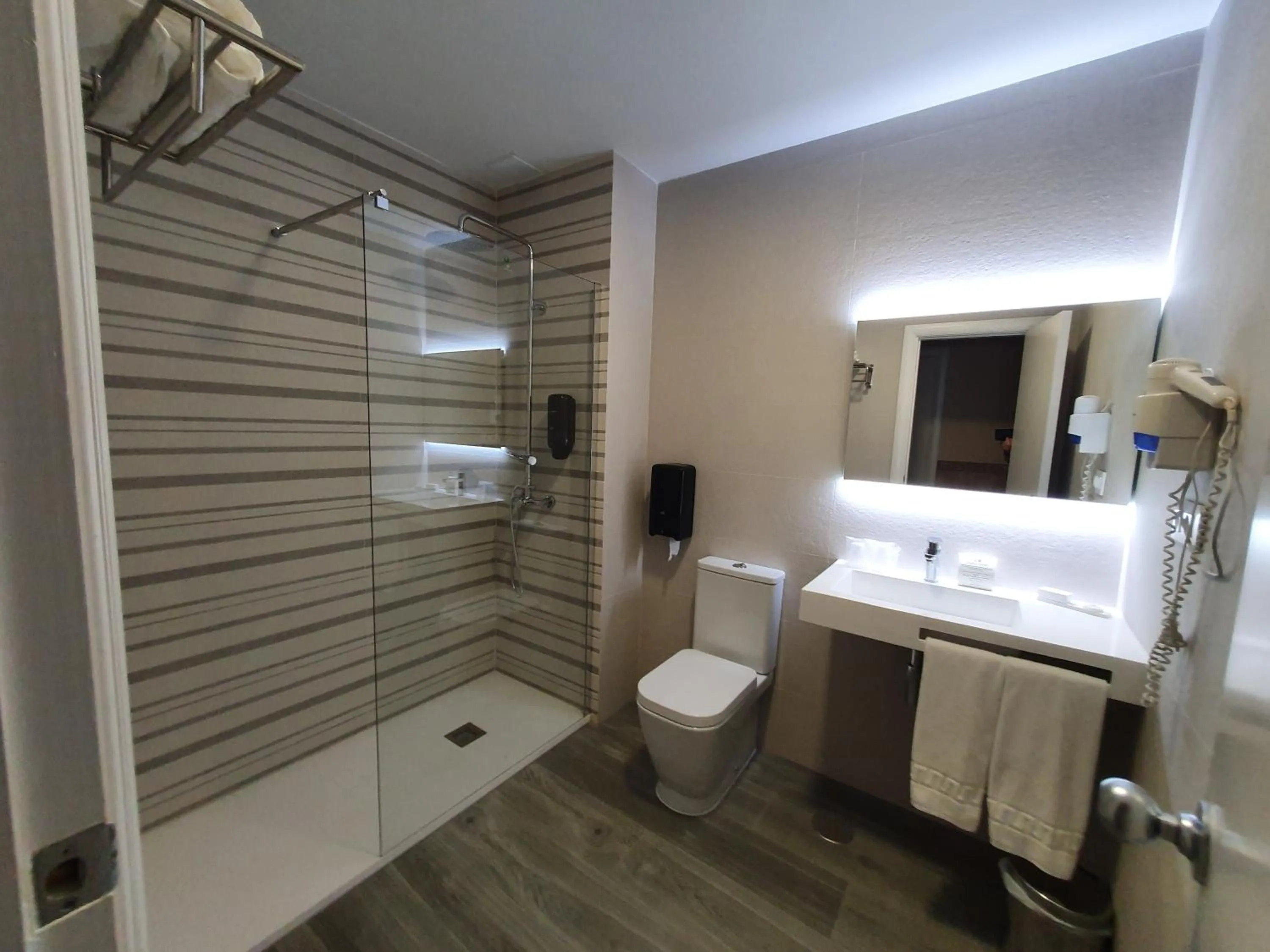 Shower in Hotel Azar