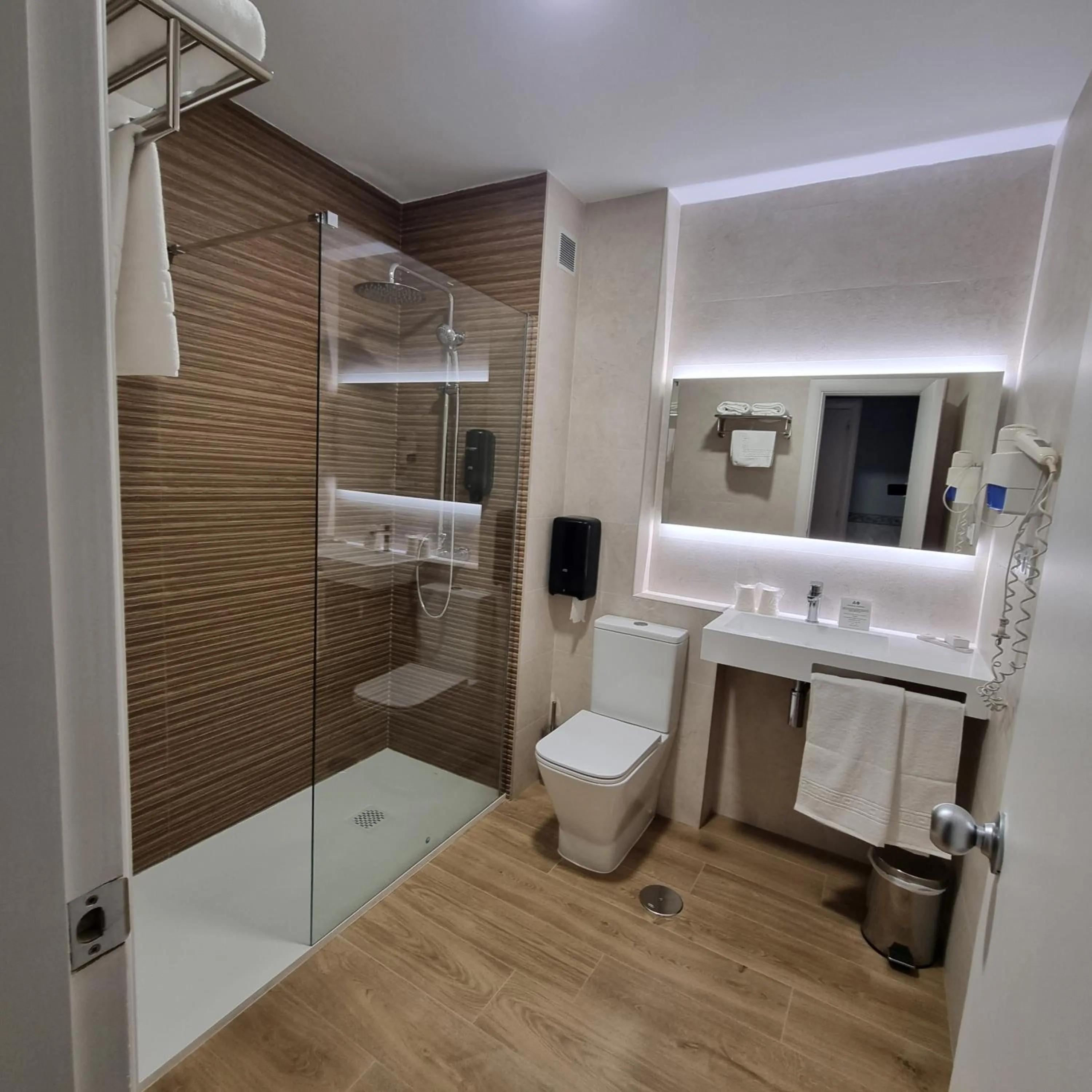 Shower in Hotel Azar