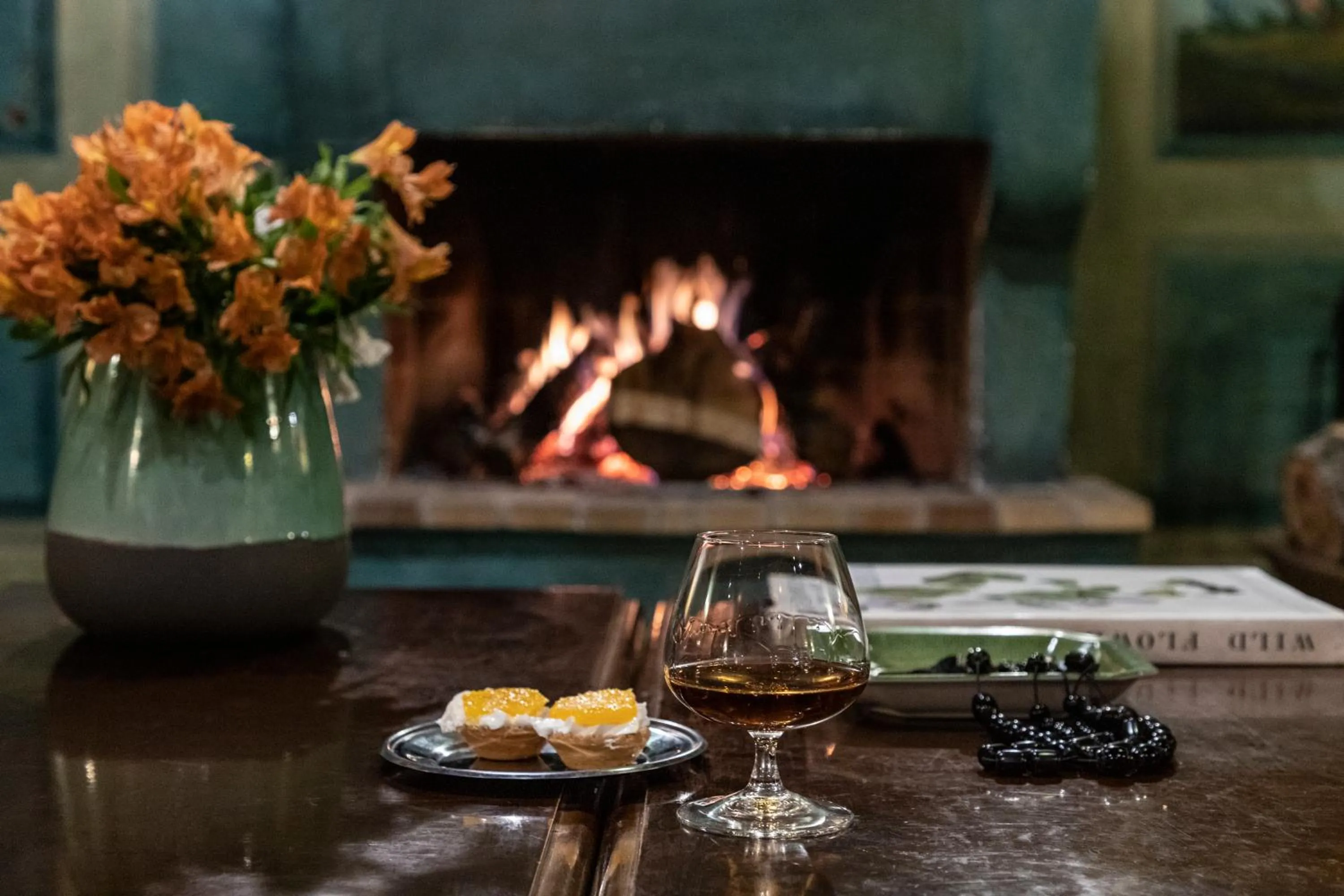 Communal lounge/ TV room in Amalia Hotel Meteora