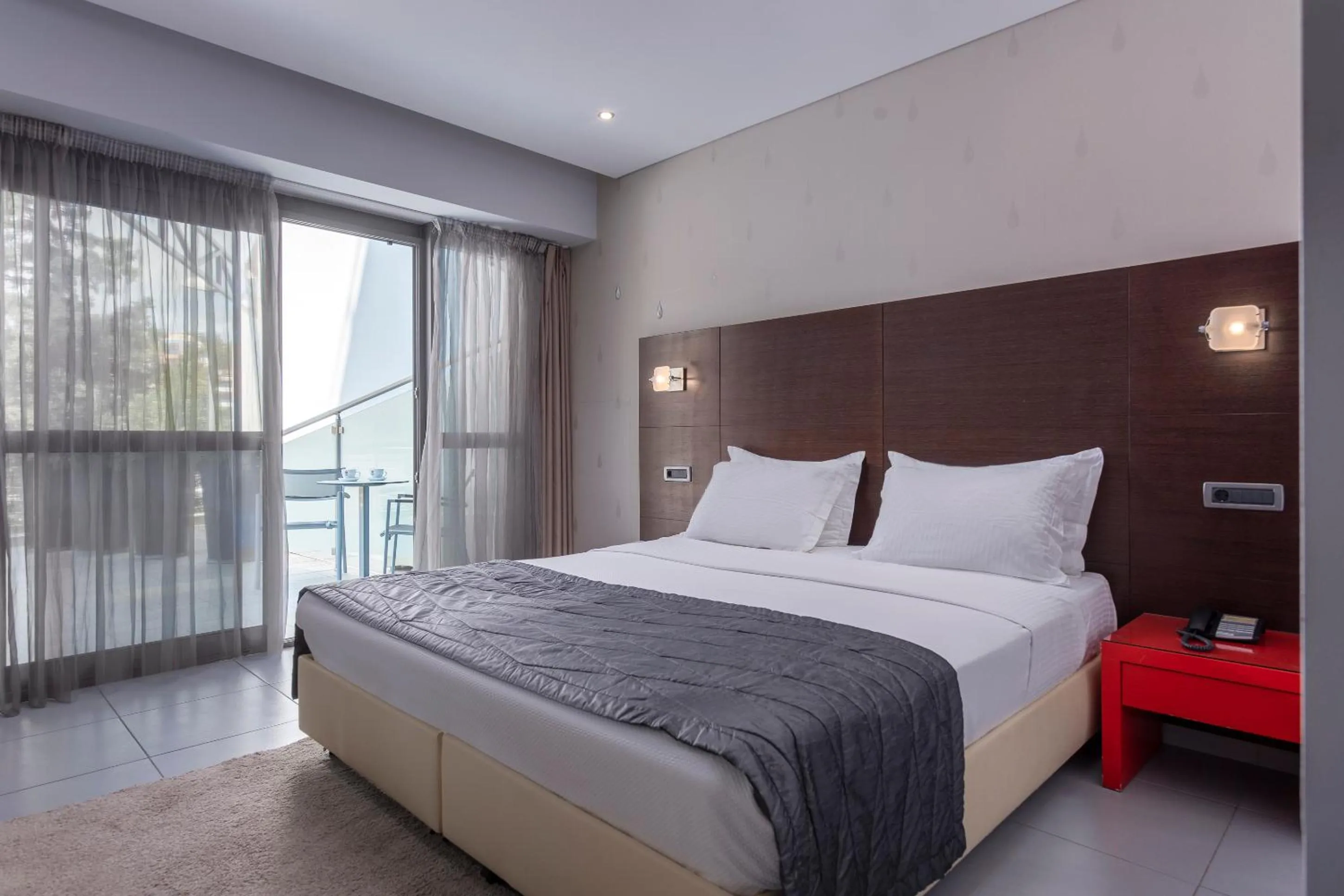 Bedroom, Bed in Habitat Hotel